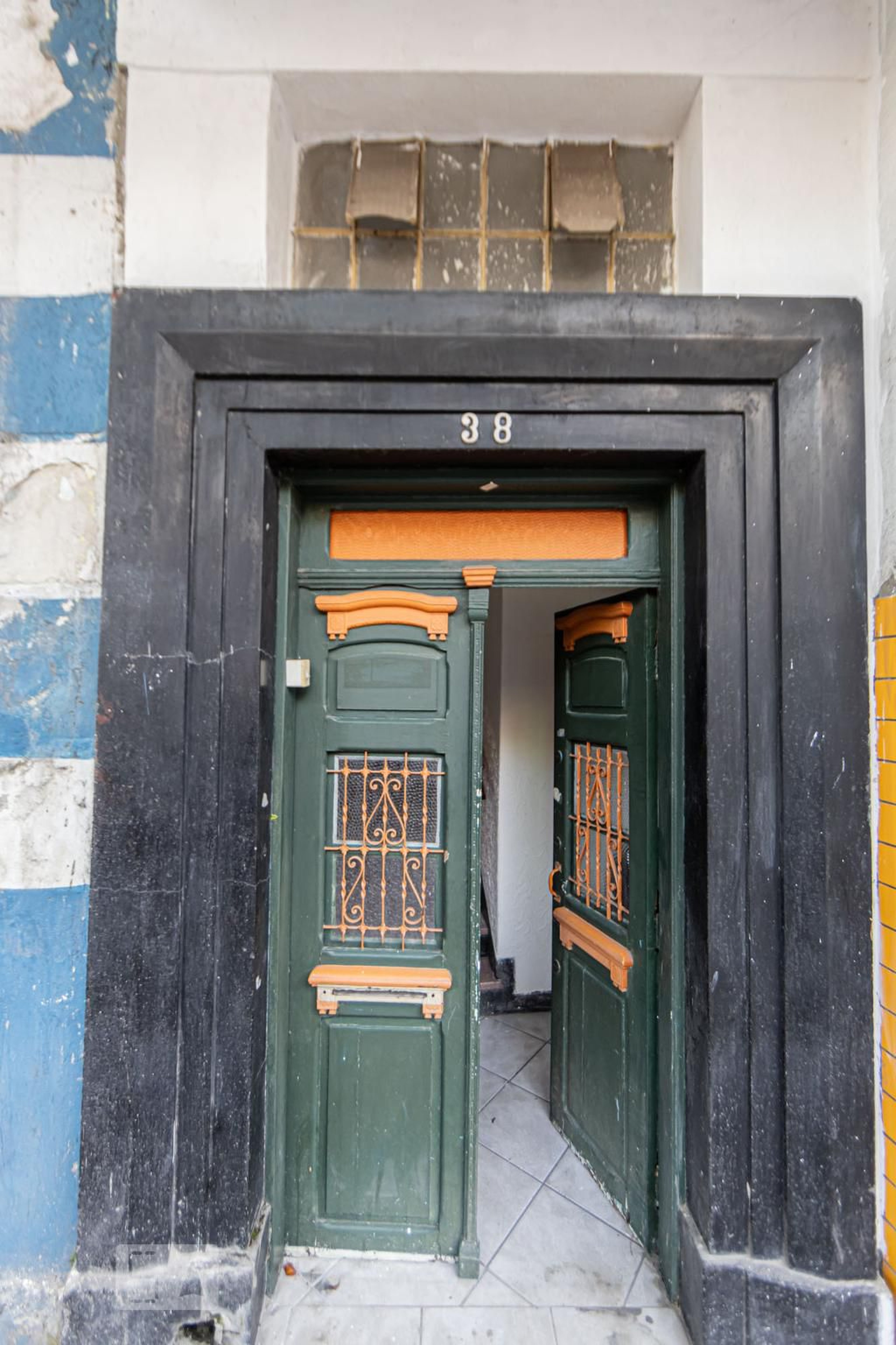 Fachada Condomínio em Rua Vilela, 38