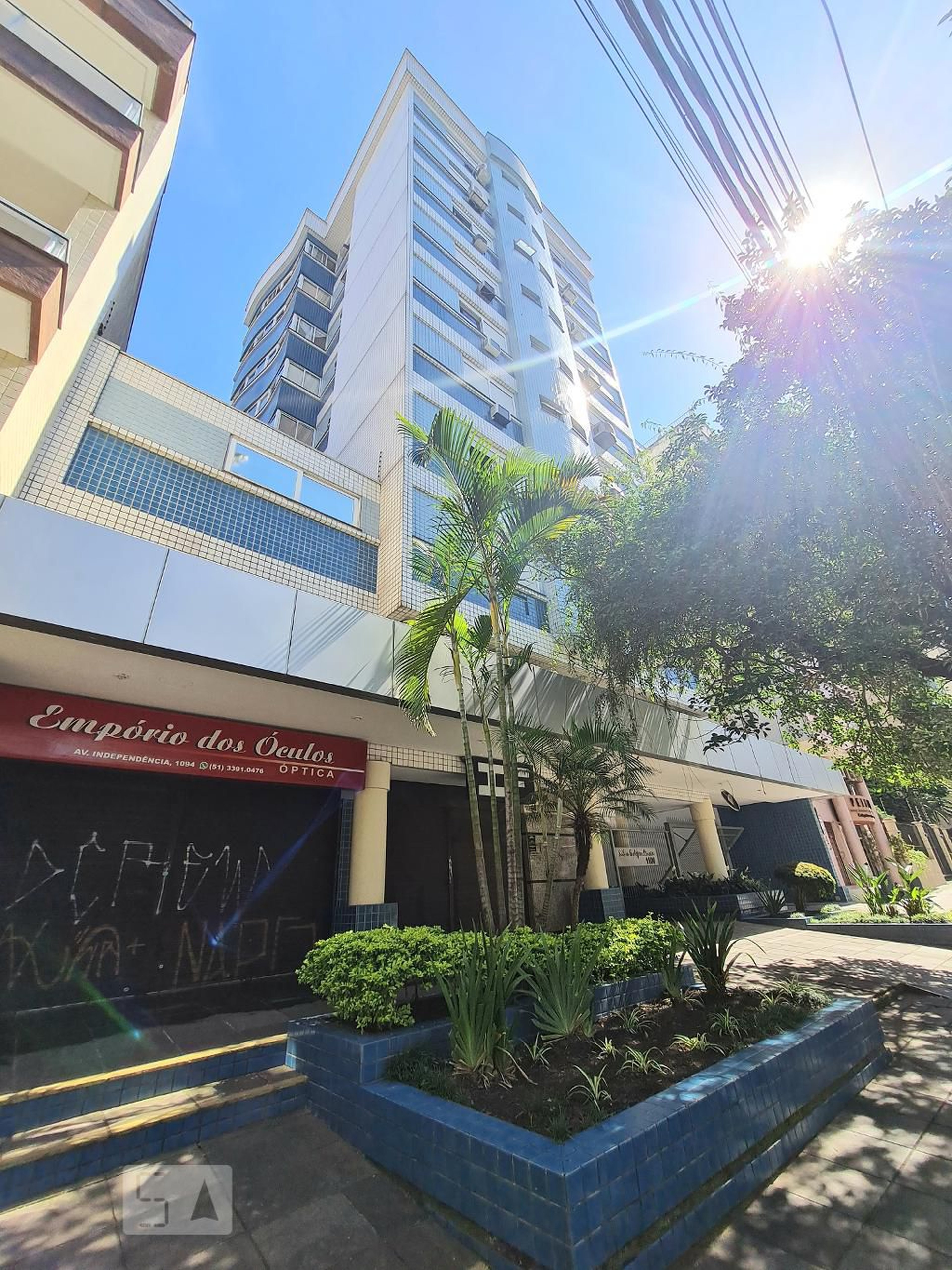 FACHADA Condomínio em Avenida Independência, 1100