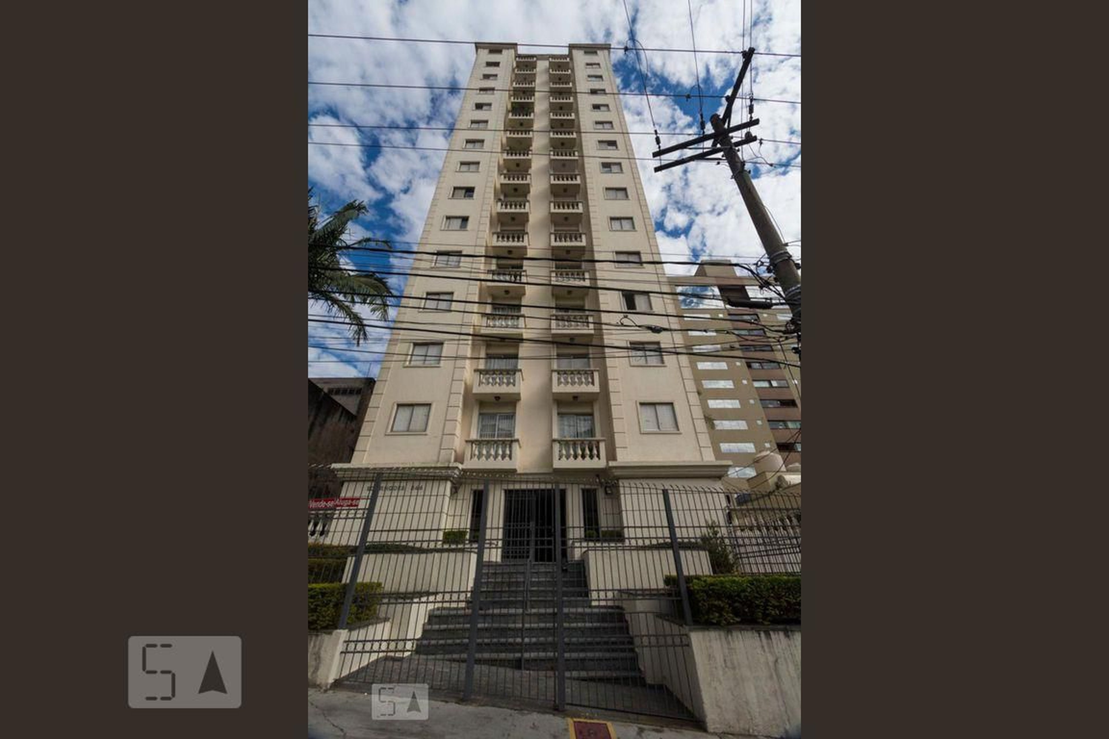 Fachada Condomínio em Rua Borges Lagoa, 566