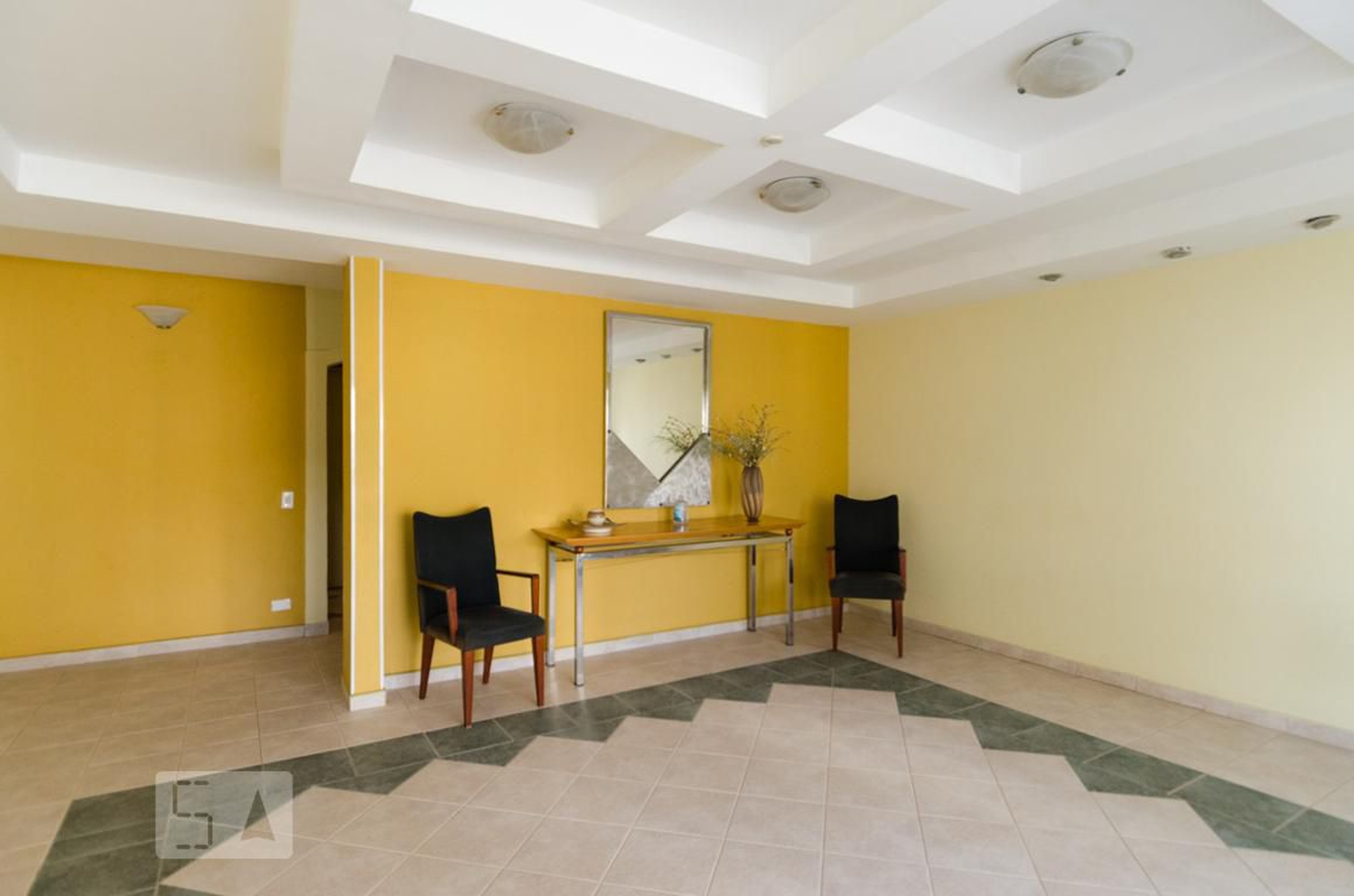 Hall de Entrada Condomínio em Rua Doutor Baeta Neves, 335