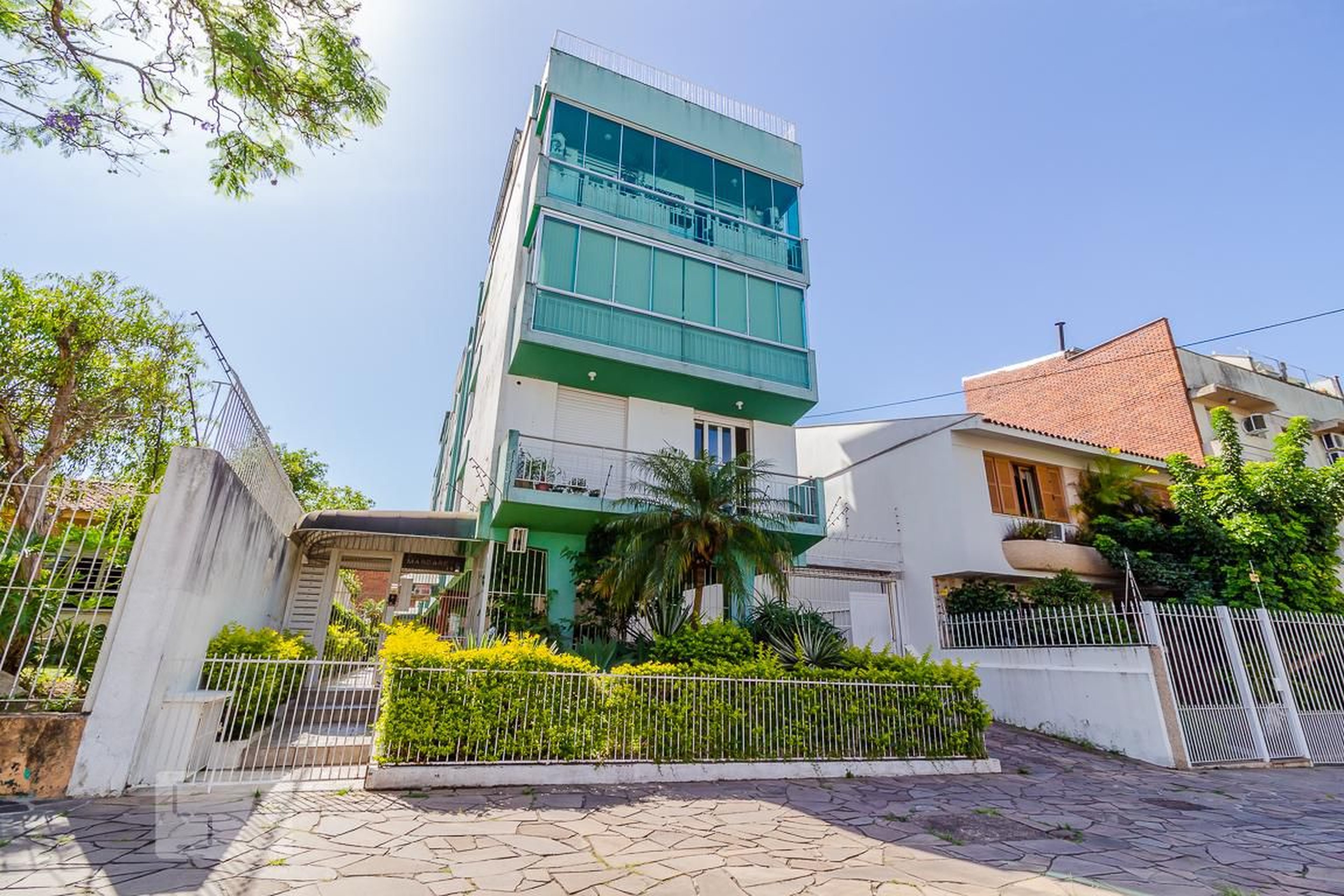 Fachada Condomínio em Rua Portuguesa, 112