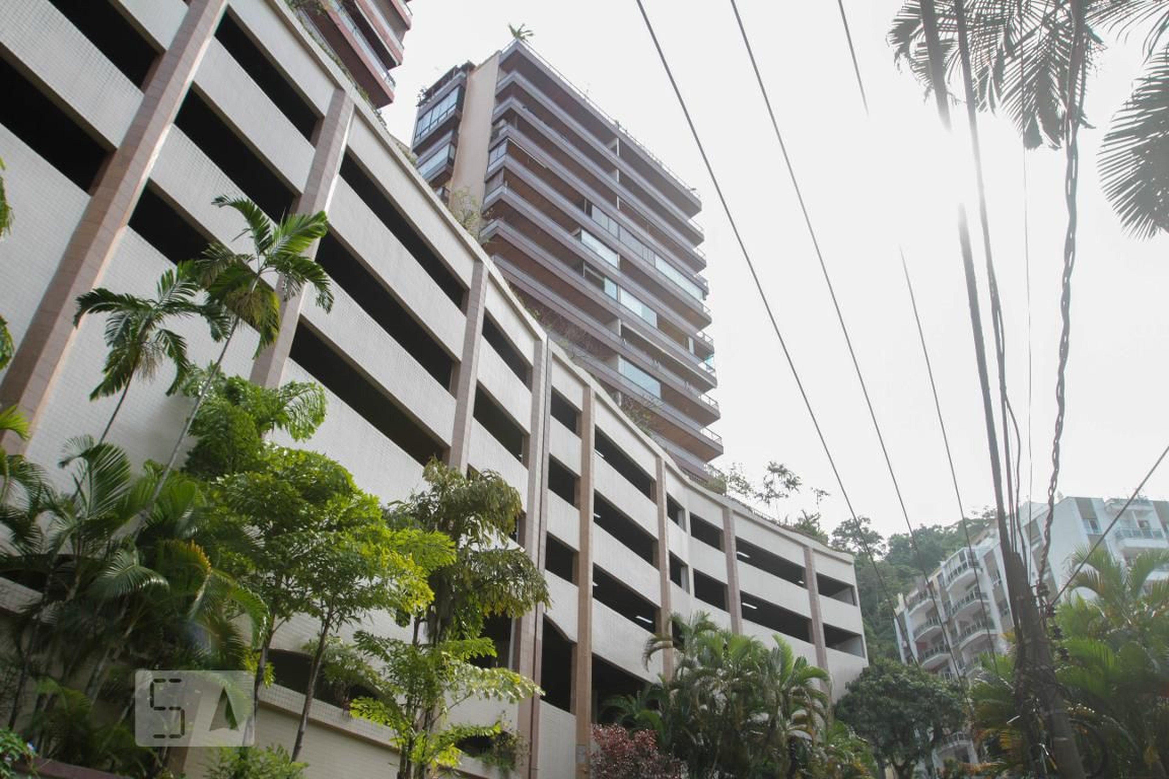 Fachada do Prédio Condomínio Lugano