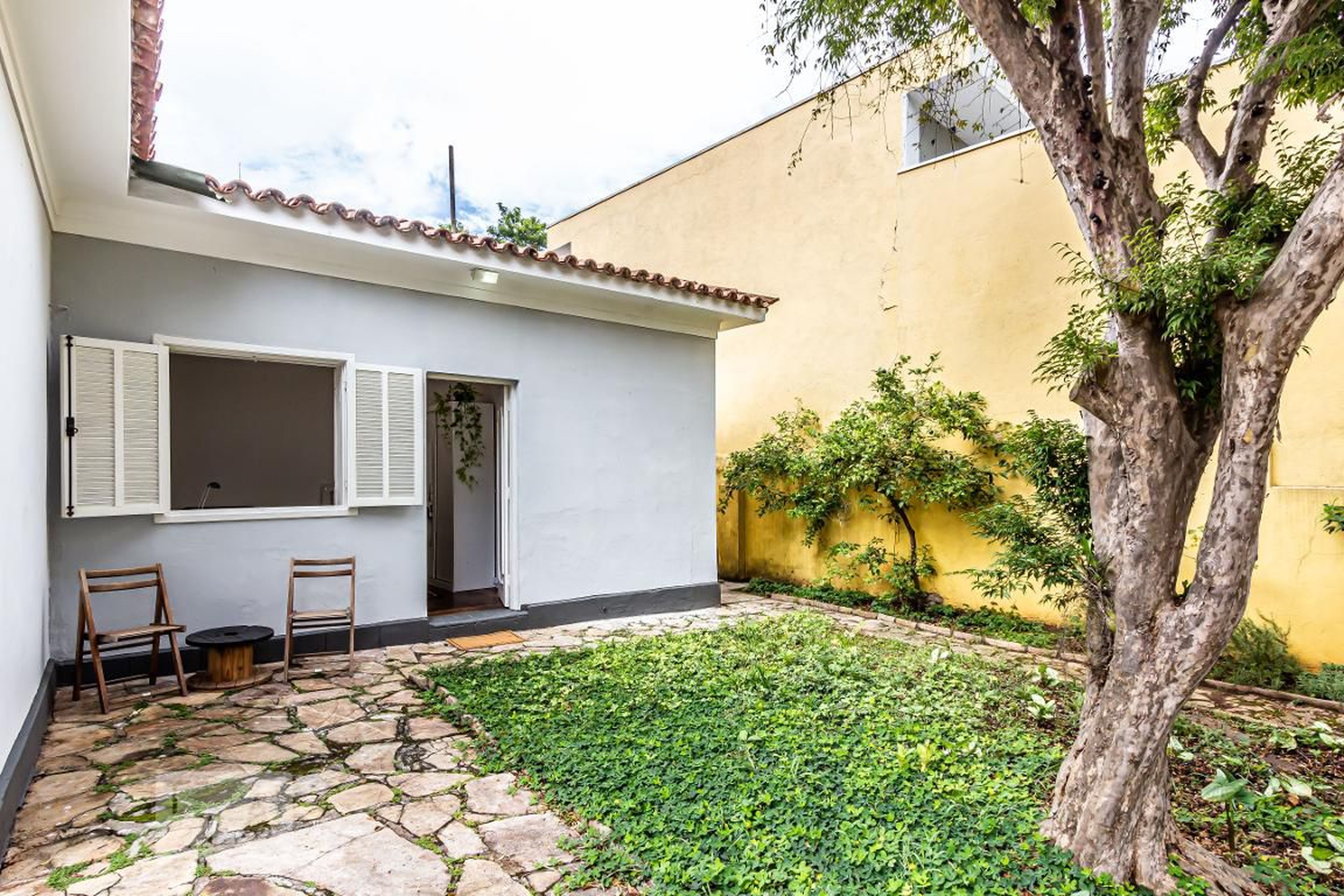 Fachada Condomínio em Rua Itapemirim, 67