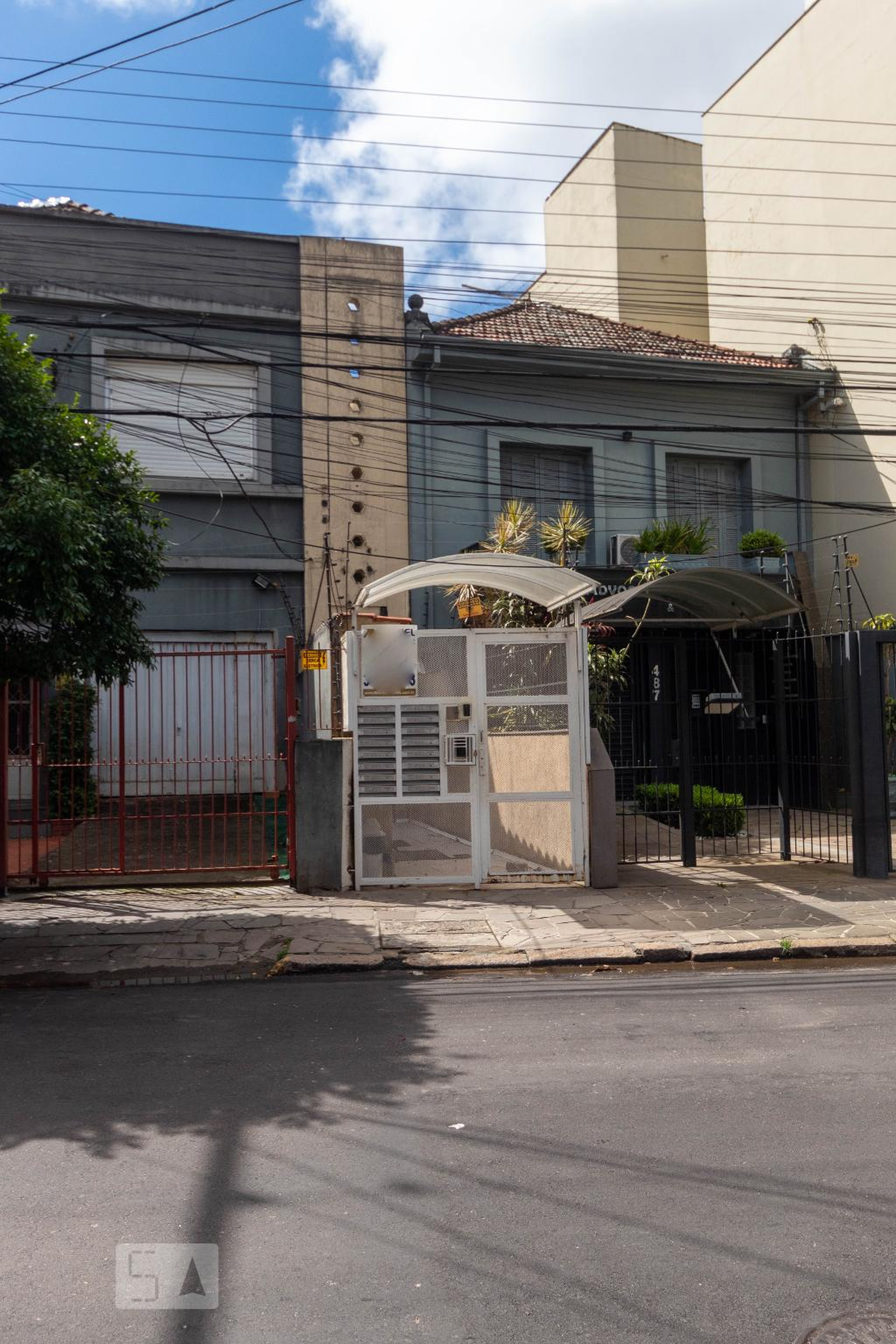 Fachada Condomínio em Rua Lopo Gonçalves, 493