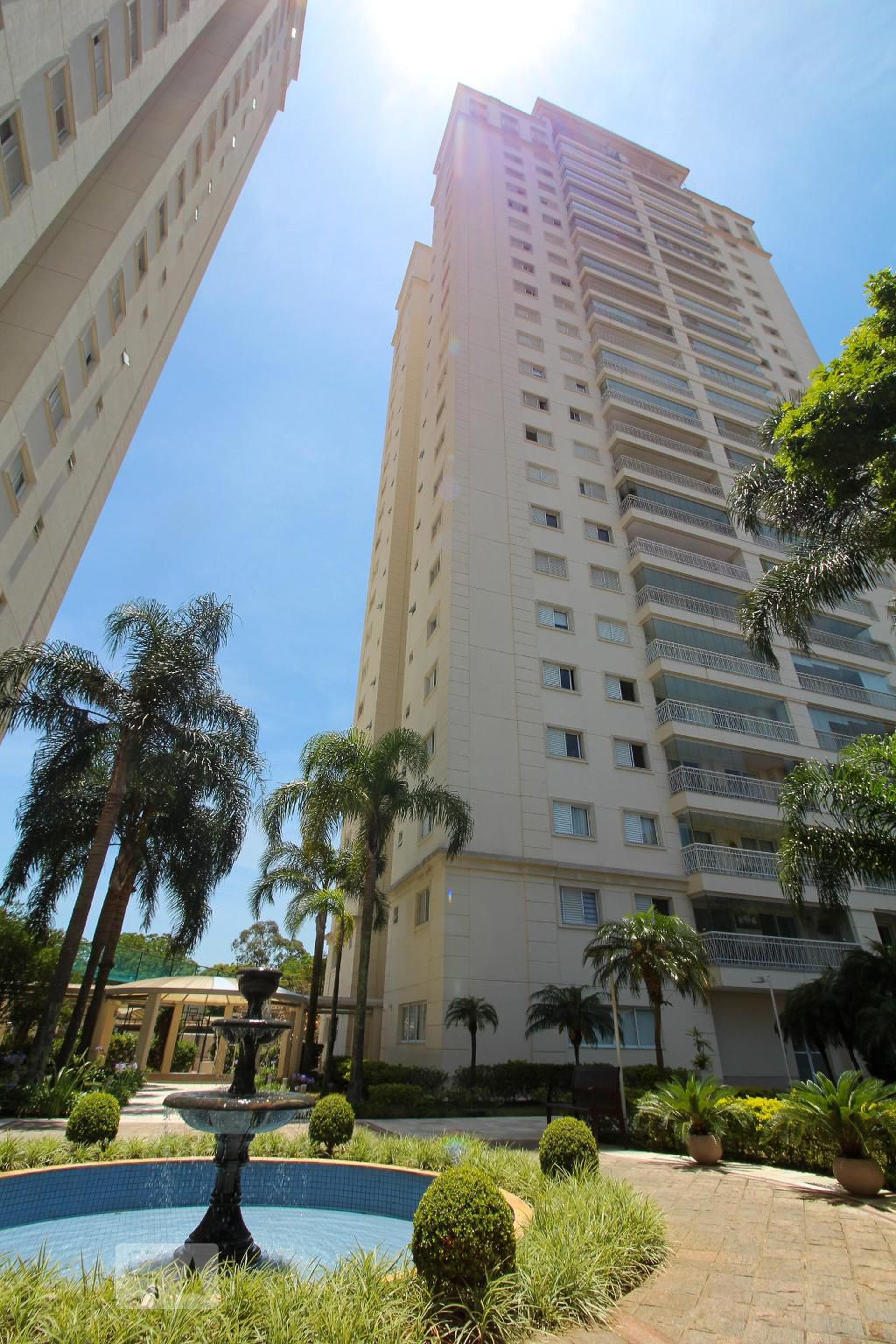 Fachada Condomínio em Rua Darnilo Martins Pereira, 56