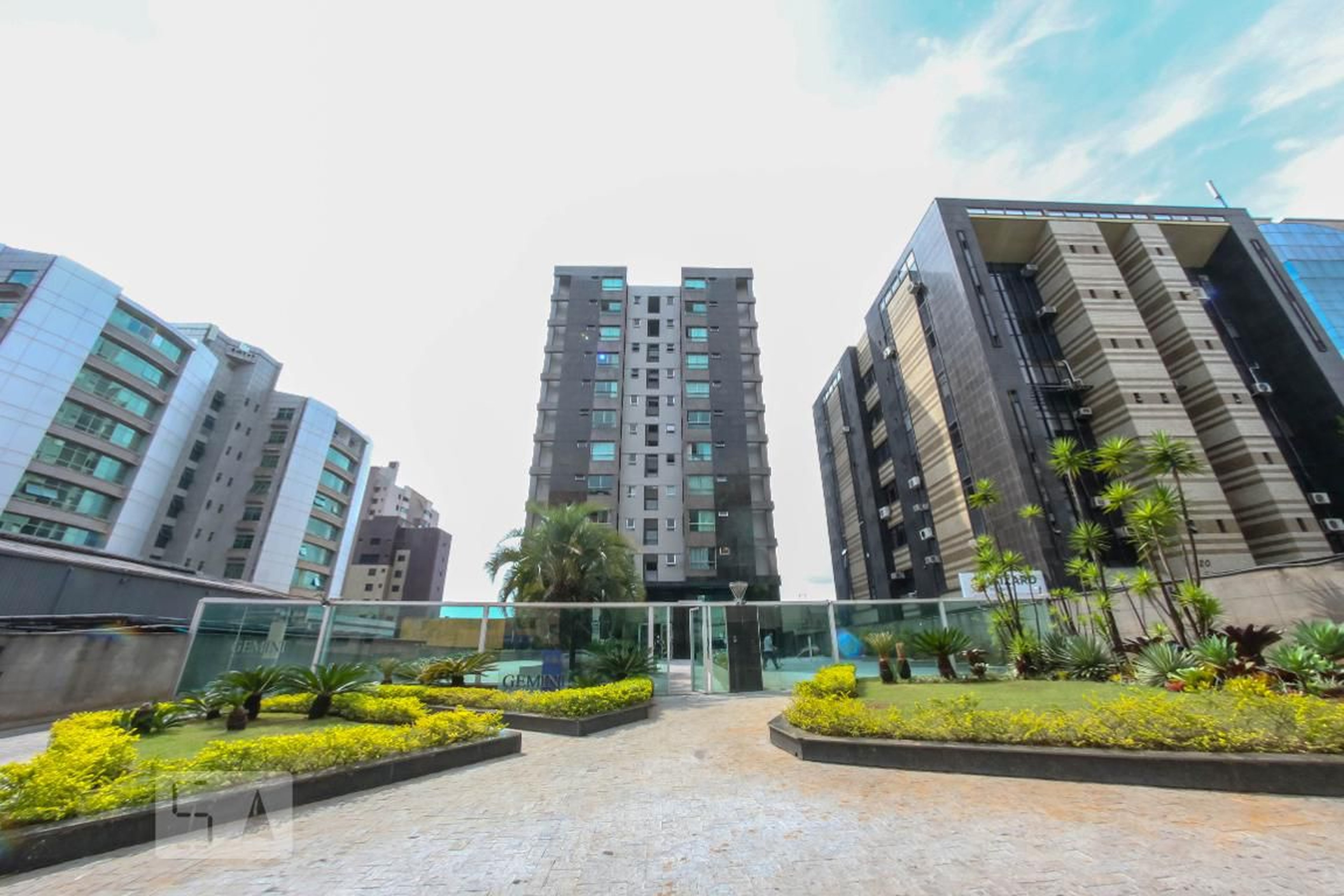 Fachada Condomínio em Alameda Oscar Niemeyer, 442