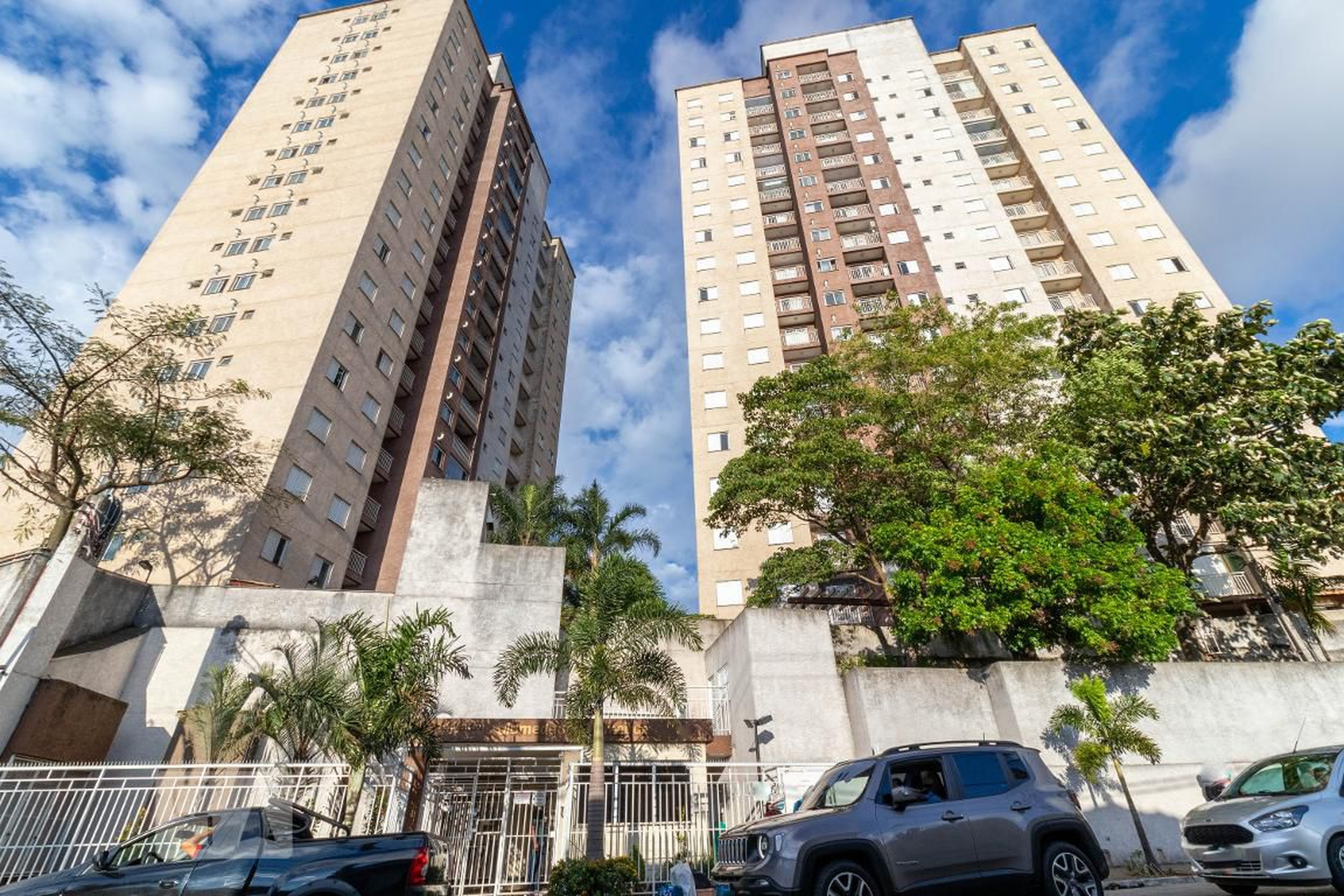 Fachada Condomínio em Rua Guerino Giovani Leardini, 100