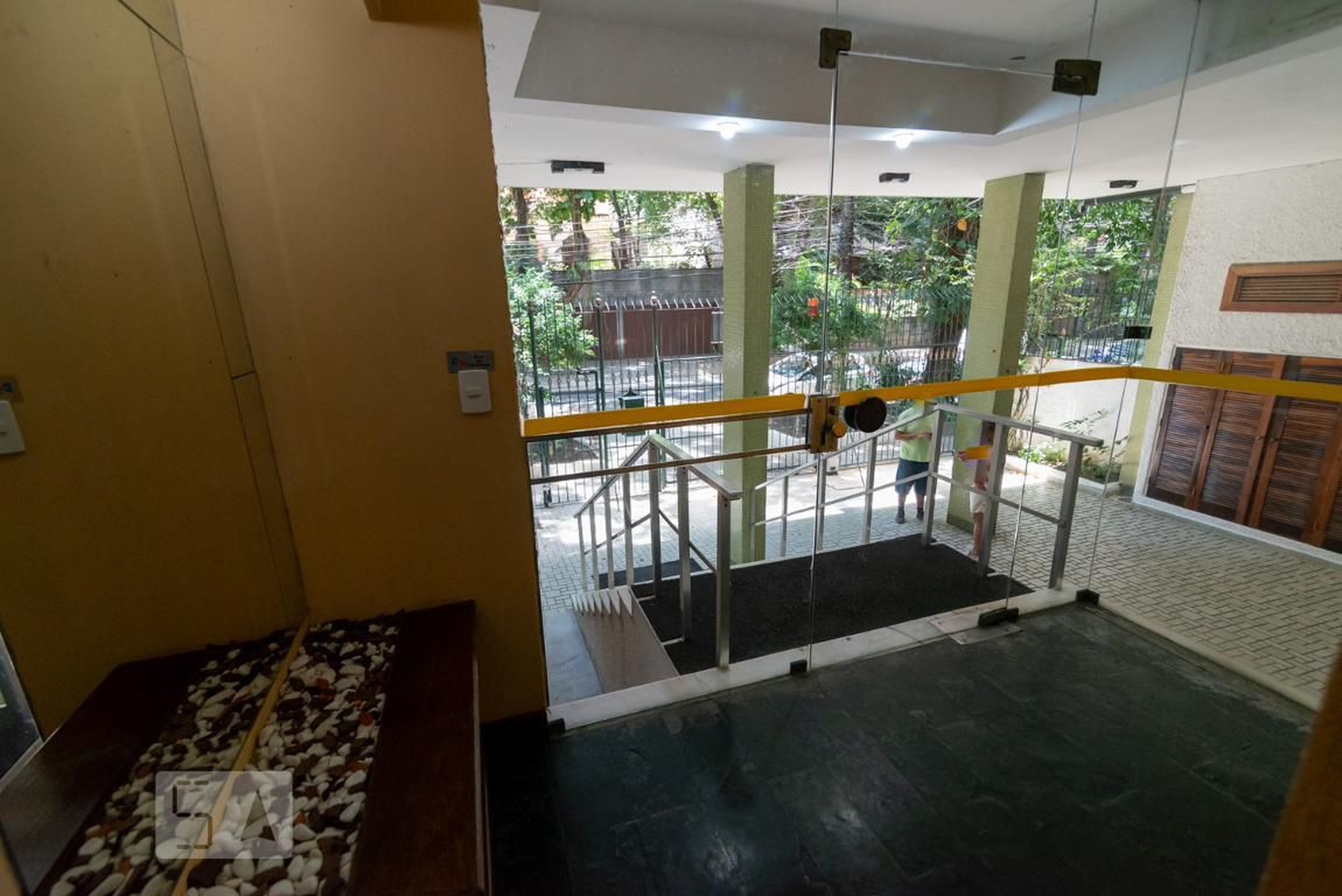 Hall - Margarida Rosa