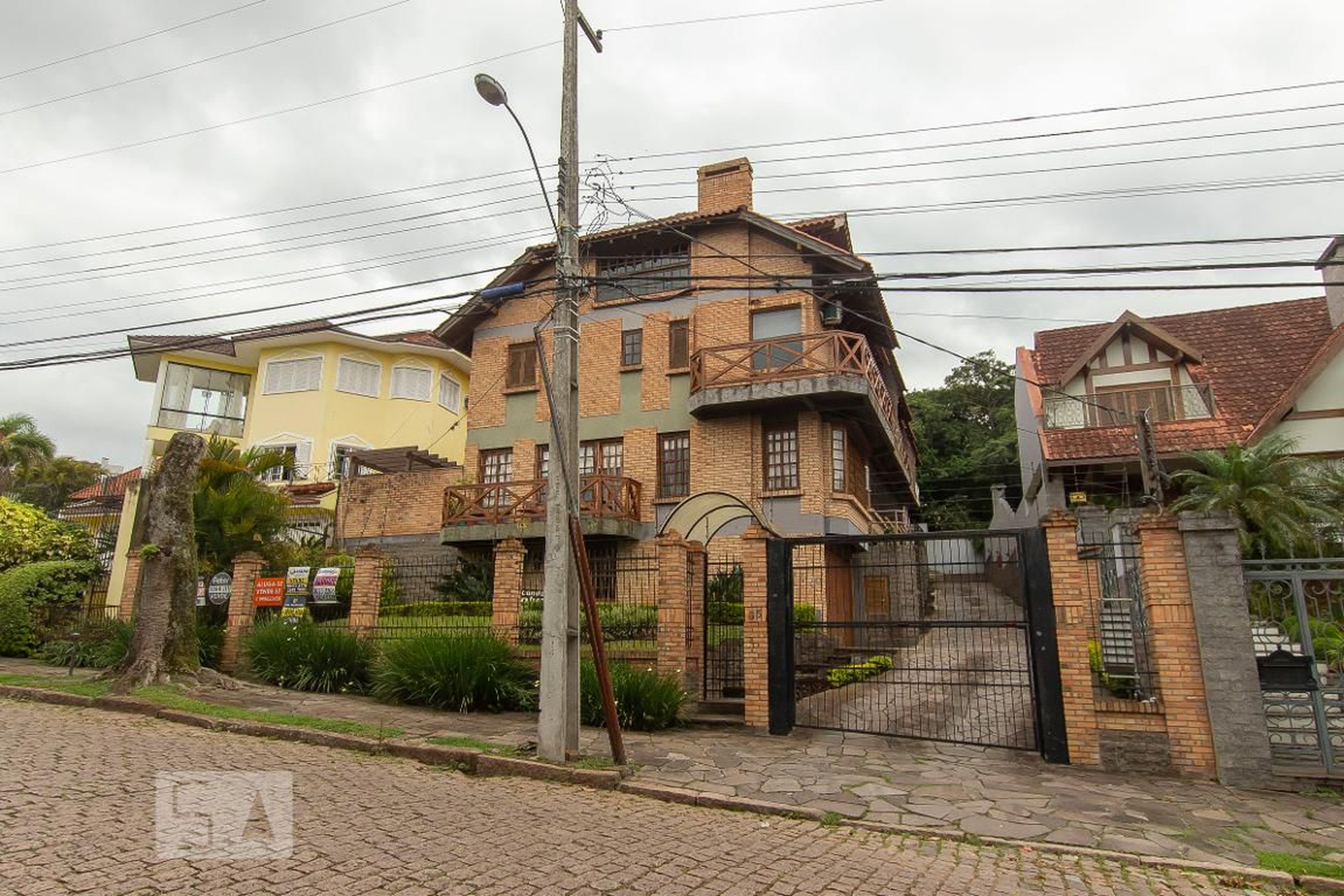 Fachada do Condomínio Condomínio em Rua Doutor Arnaldo da Silva Ferreira, 35