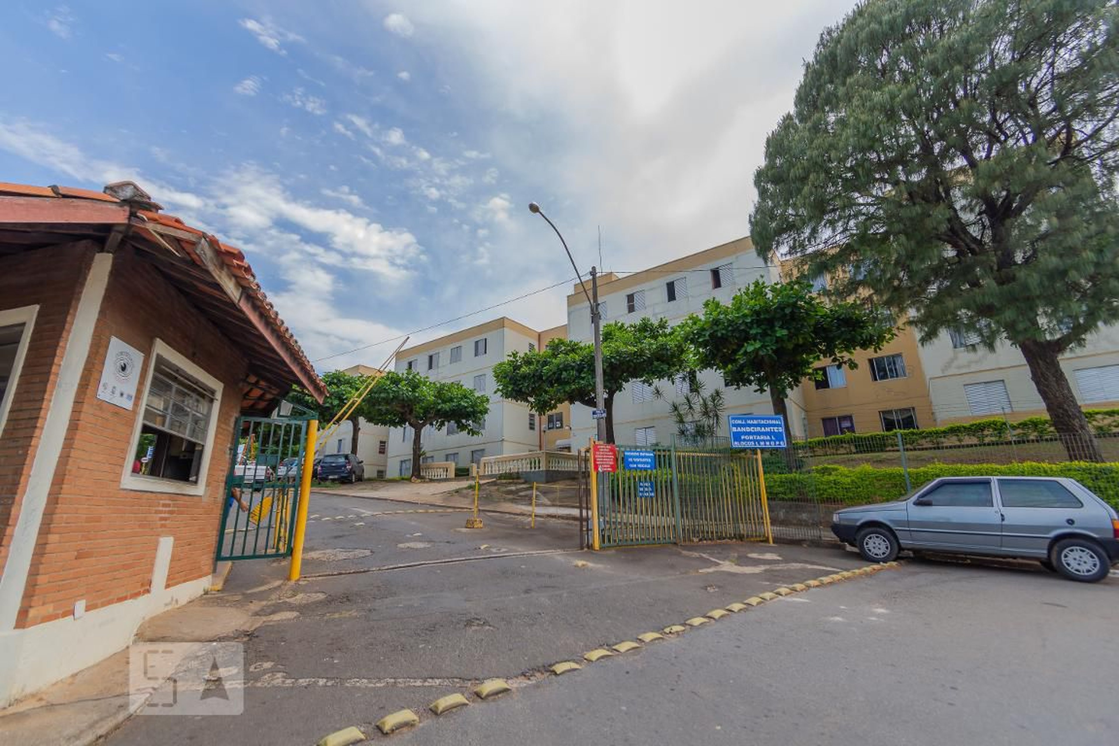 Fachada do Condomínio Condomínio em Rua Joaquim Nunes do Amaral, 133