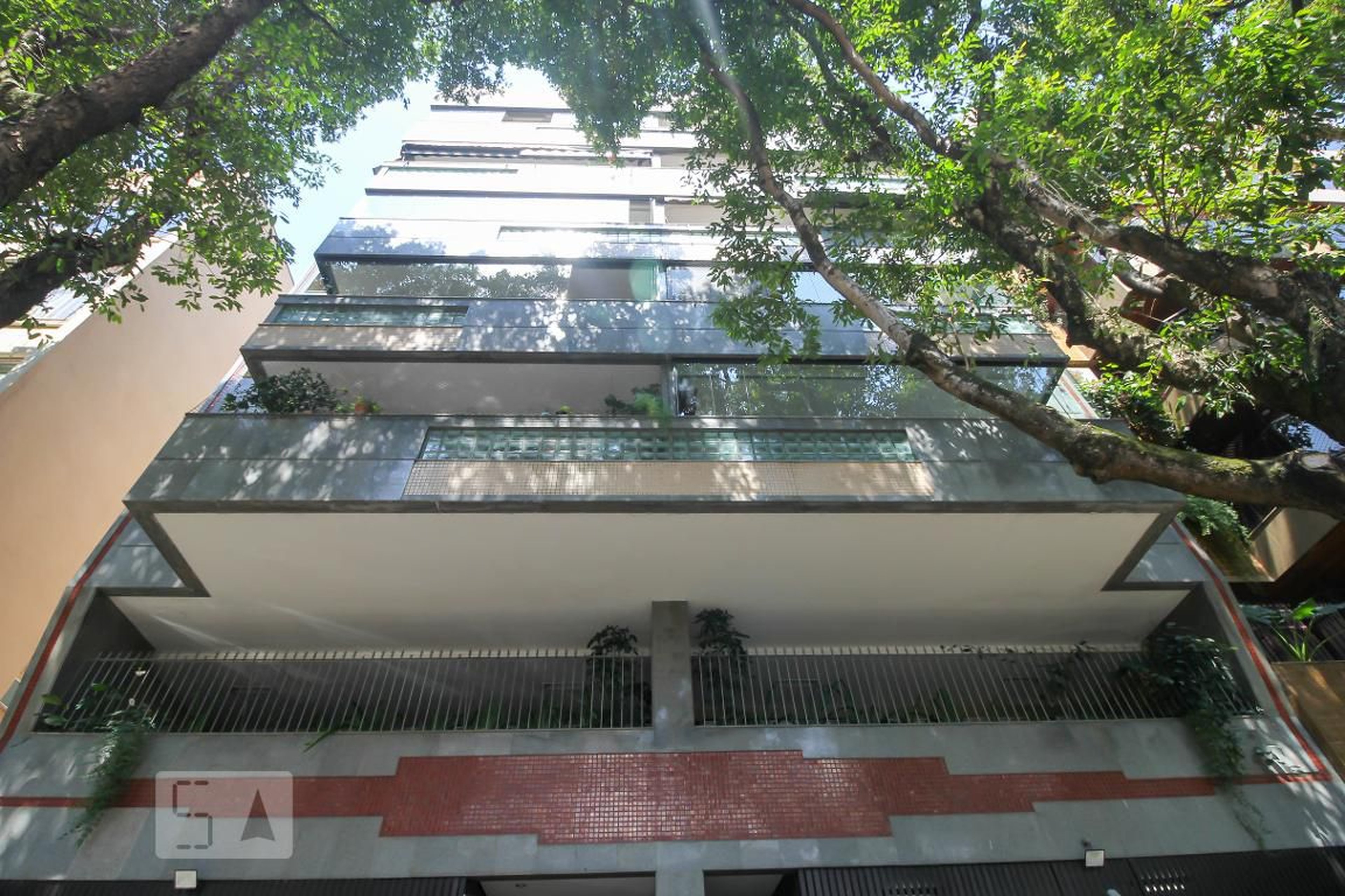 Fachada do Prédio Condomínio em Rua Barão de Lucena, 80