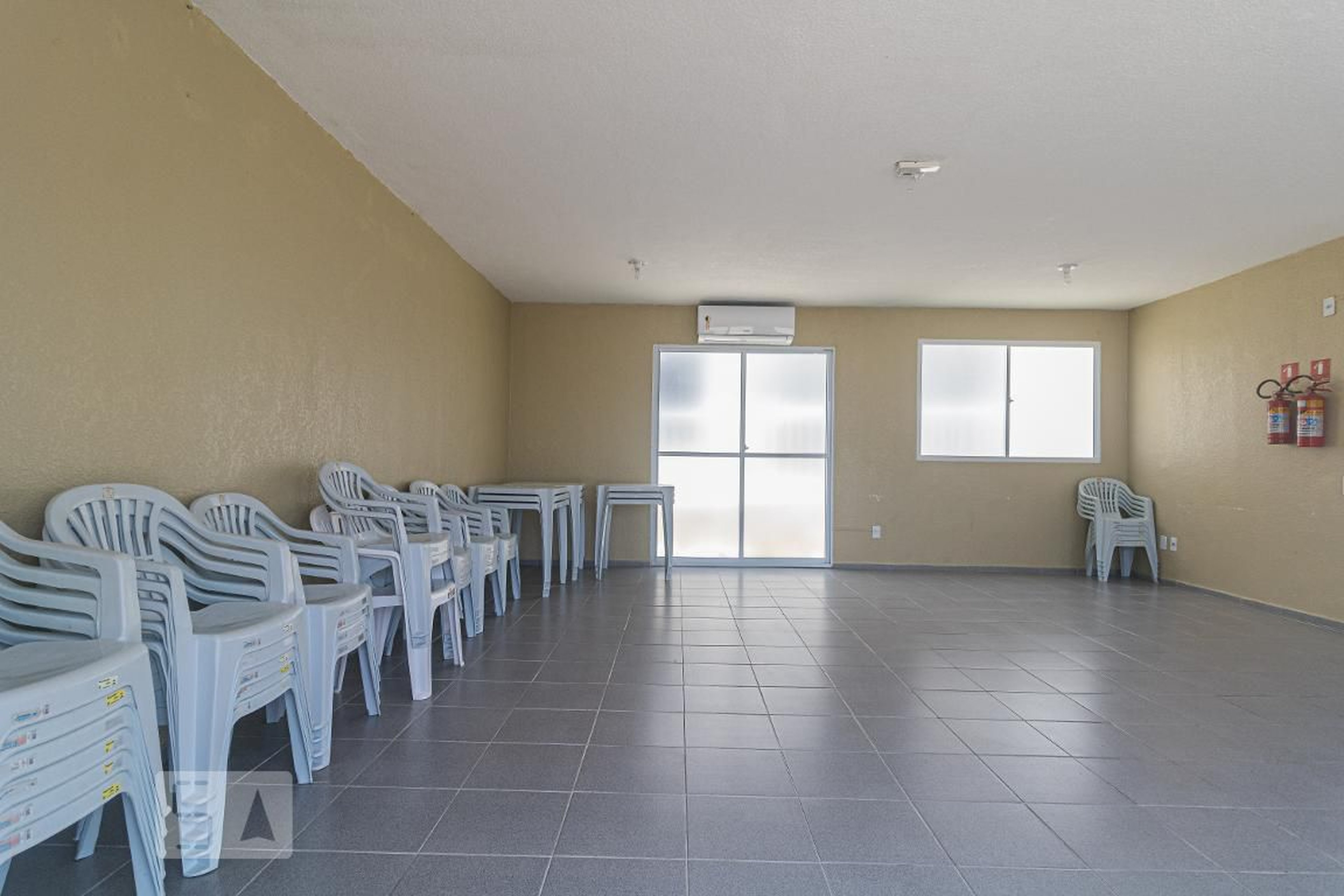 Salao de Festa Condomínio em Rua Irmã Teresilda Steffen, 887