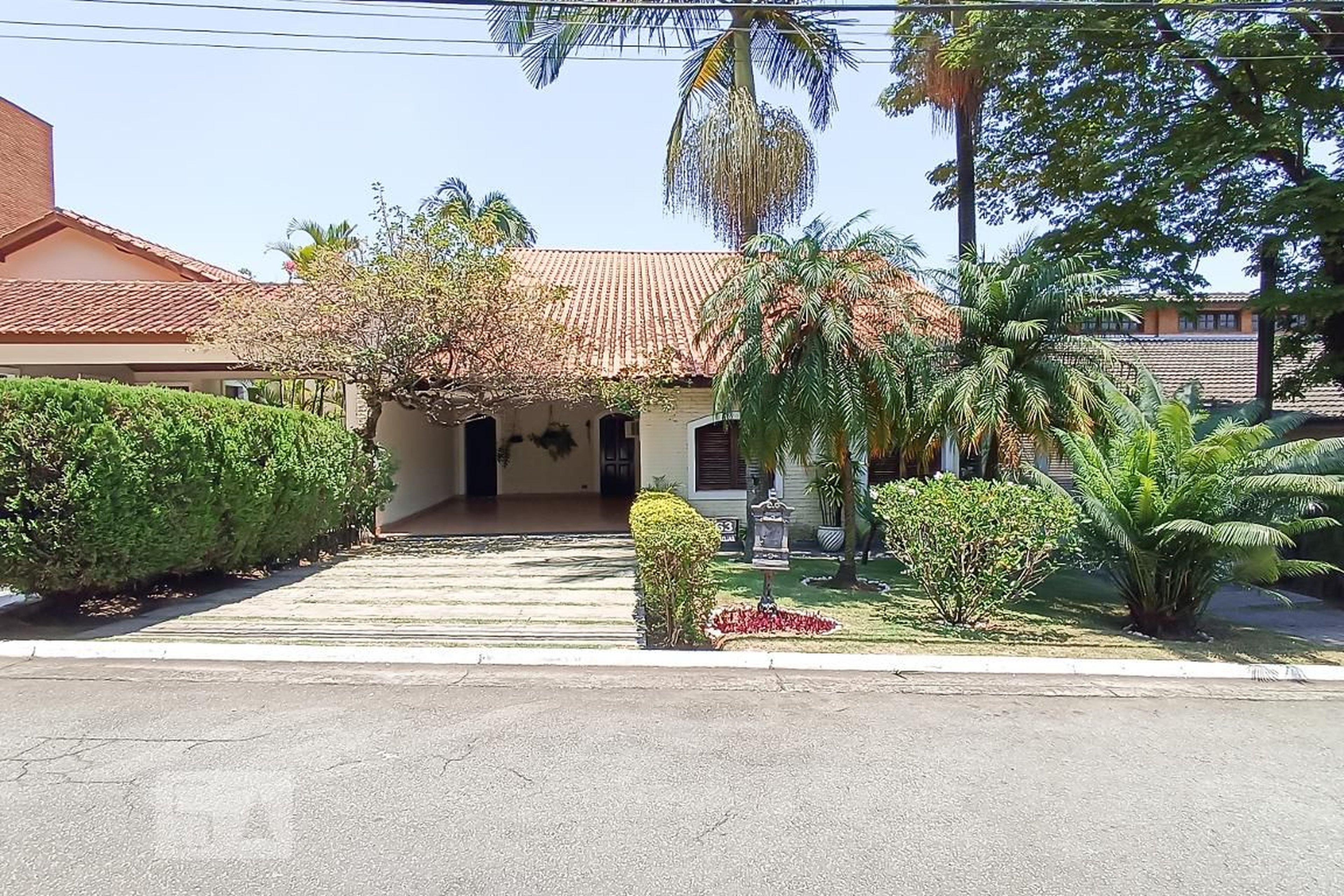 Fachada Condomínio em Alameda das Camélias, 663