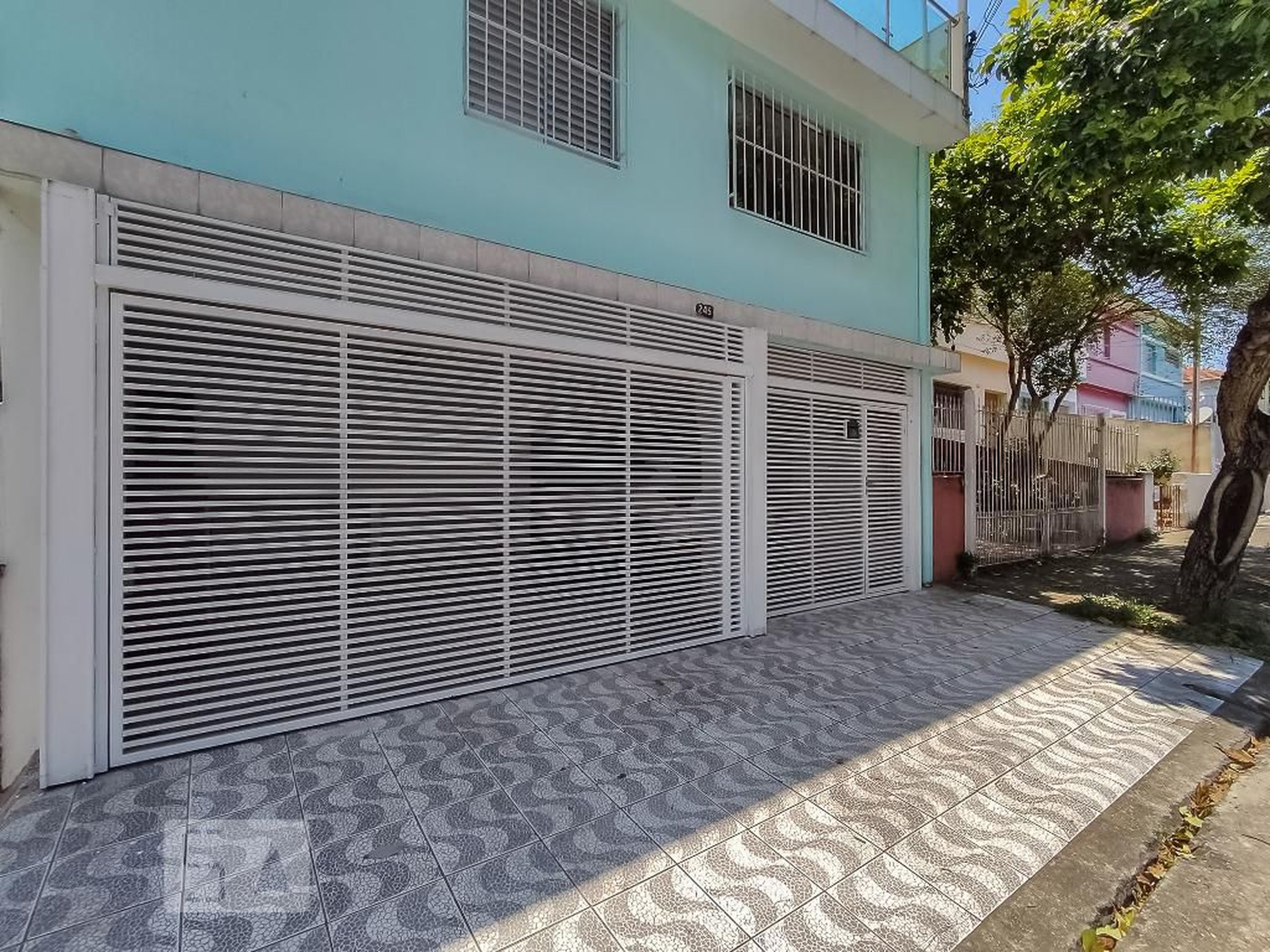 Fachada Condomínio em Rua Samambaia, 245