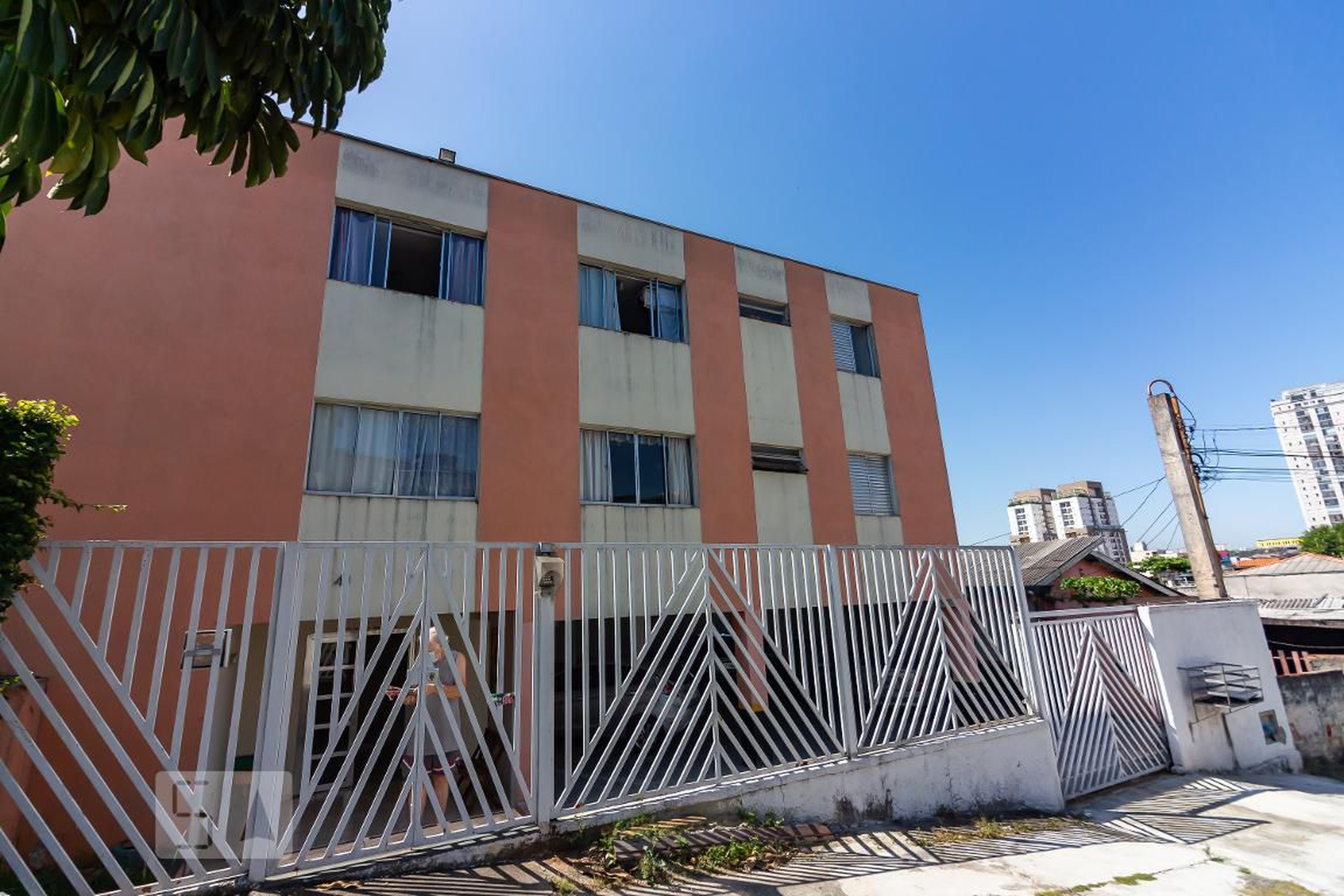 Fachada Condomínio em Rua Doutor Victor Airosa, 40