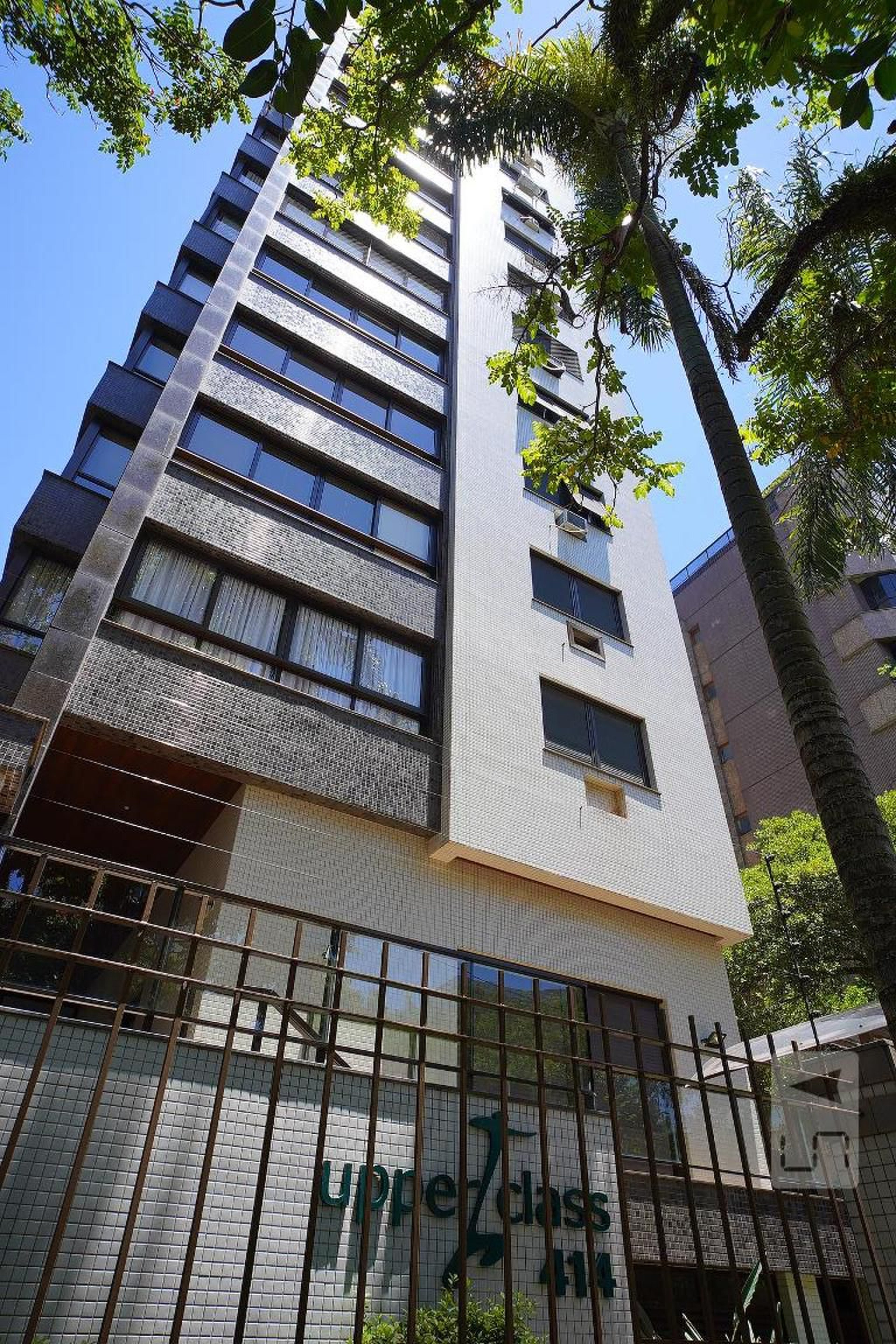 Fachada do Condomínio Condomínio Upperclass