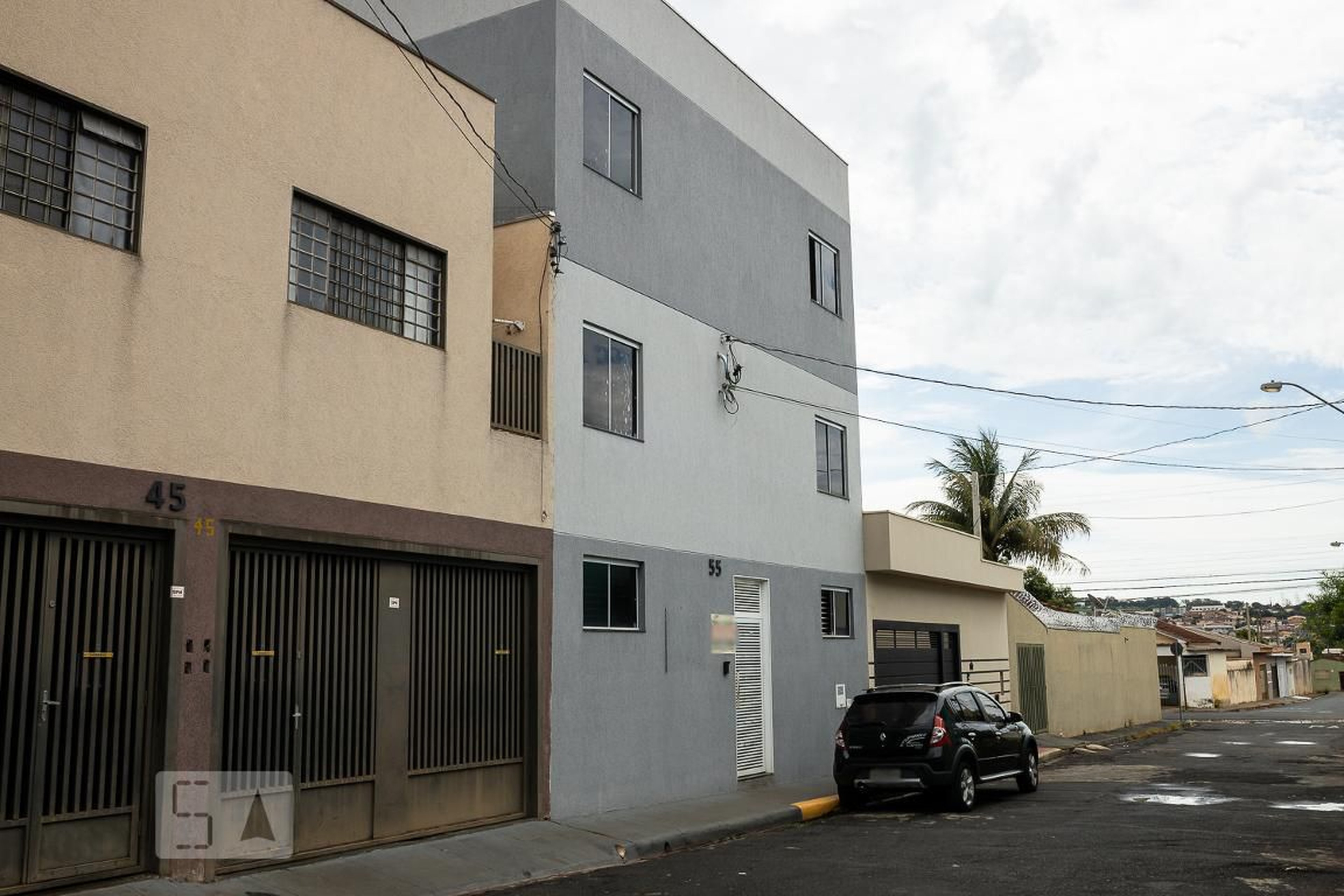 Fachada Condomínio em Rua José Bernardi, 55