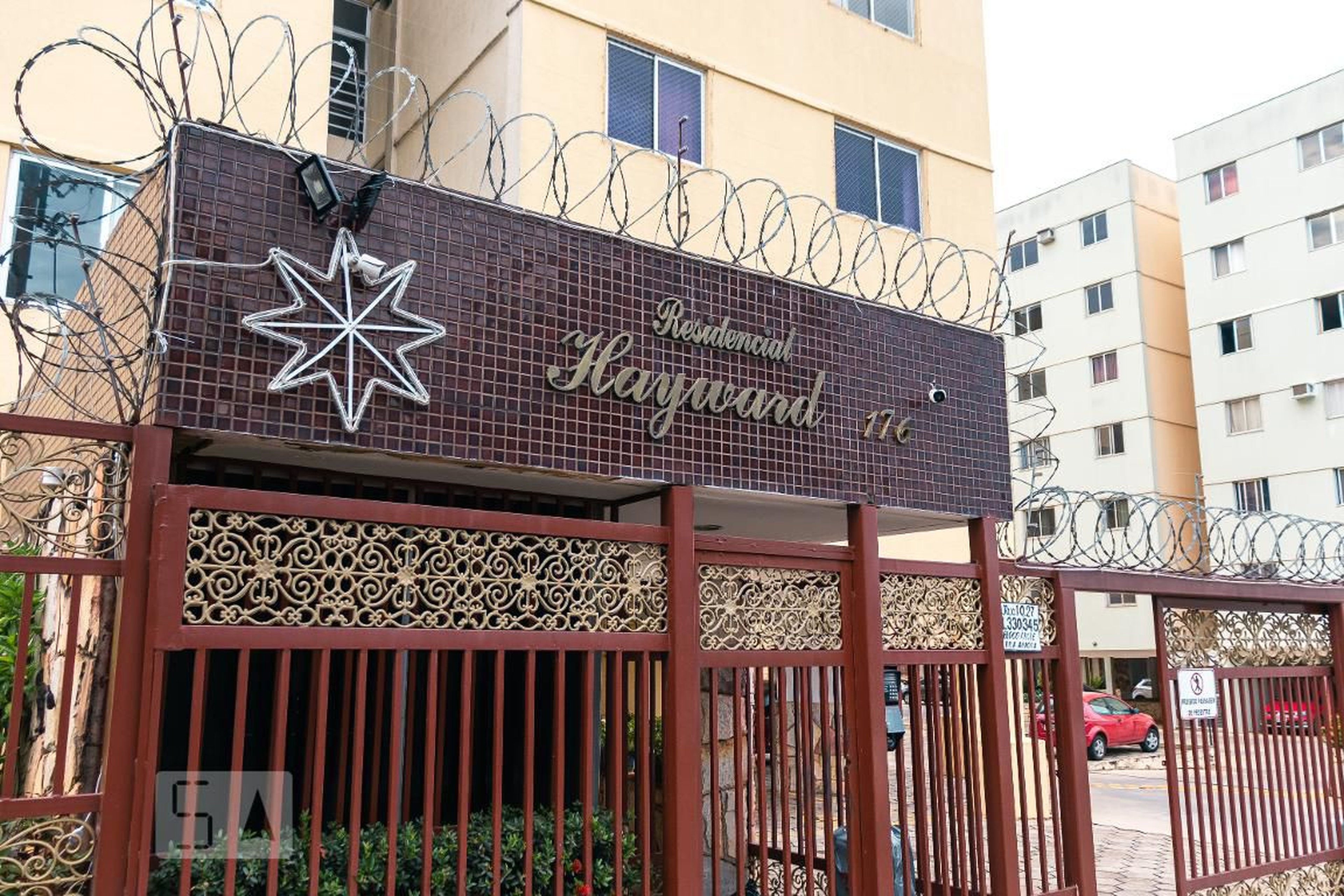 Fachada Residencial Hayward