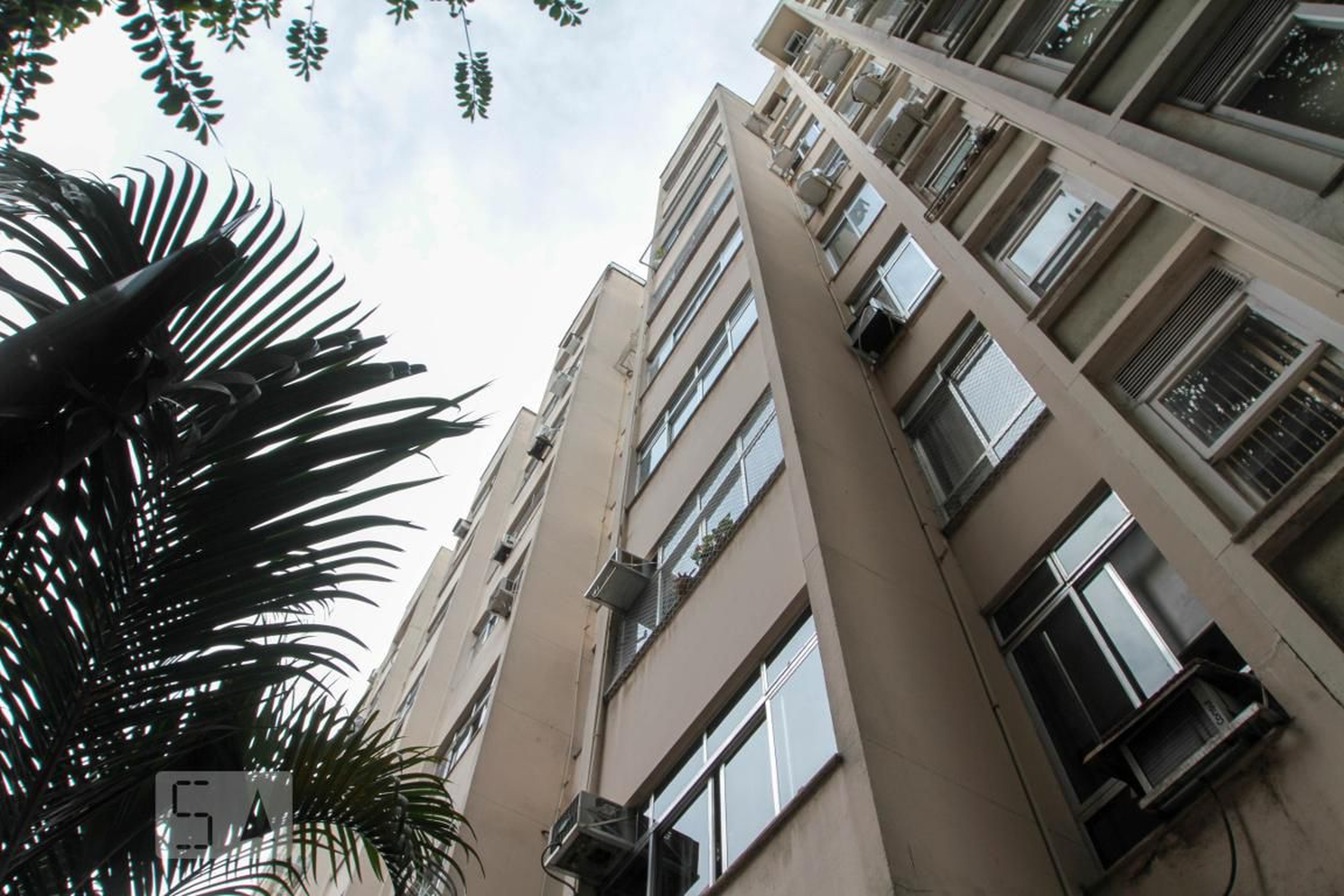 Fachada do Prédio Edificio Del ORO