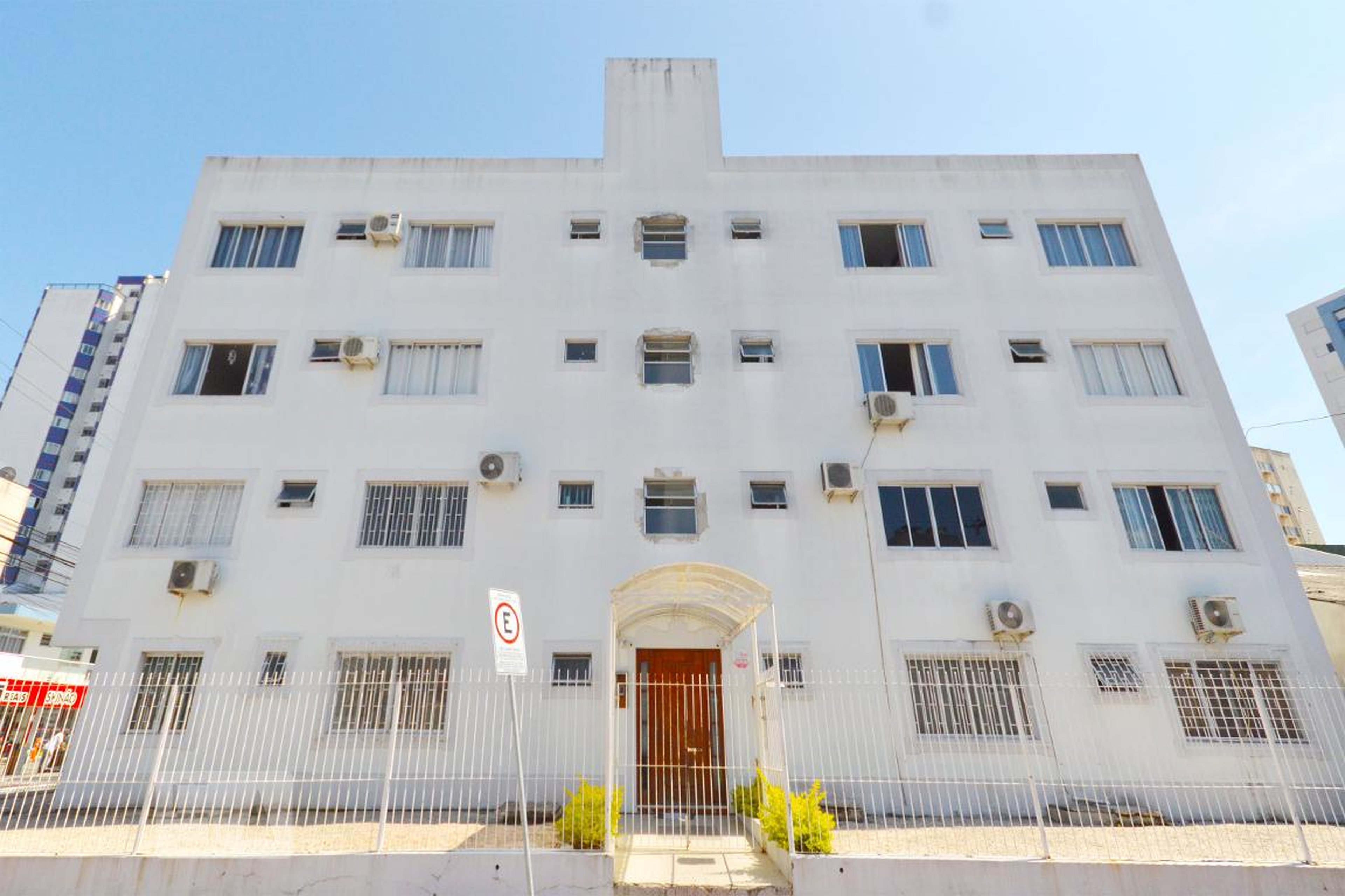 Fachada Condomínio em Avenida Lédio João Martins, 216
