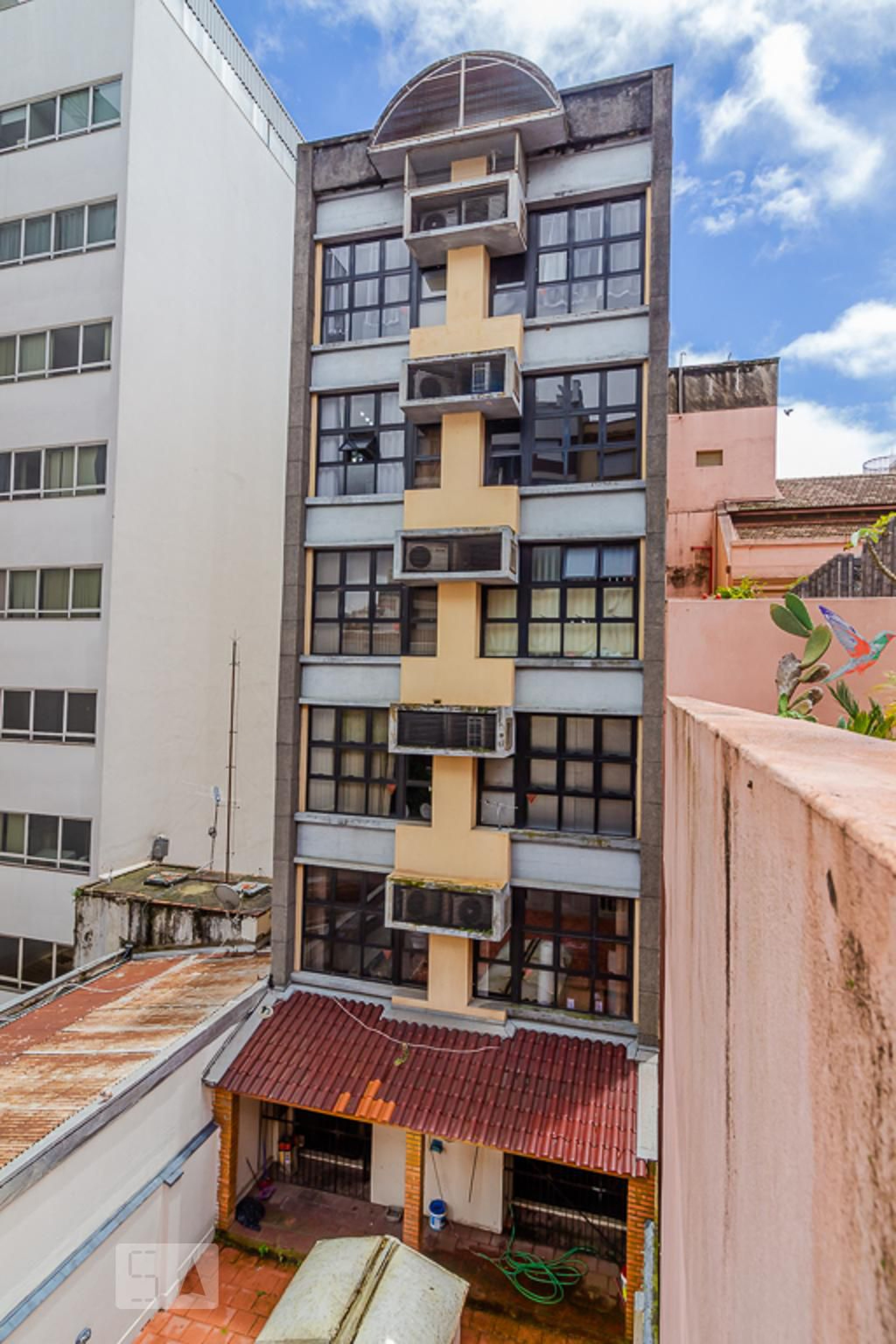 Fachada Condomínio em Travessa Rua dos Cataventos, 718