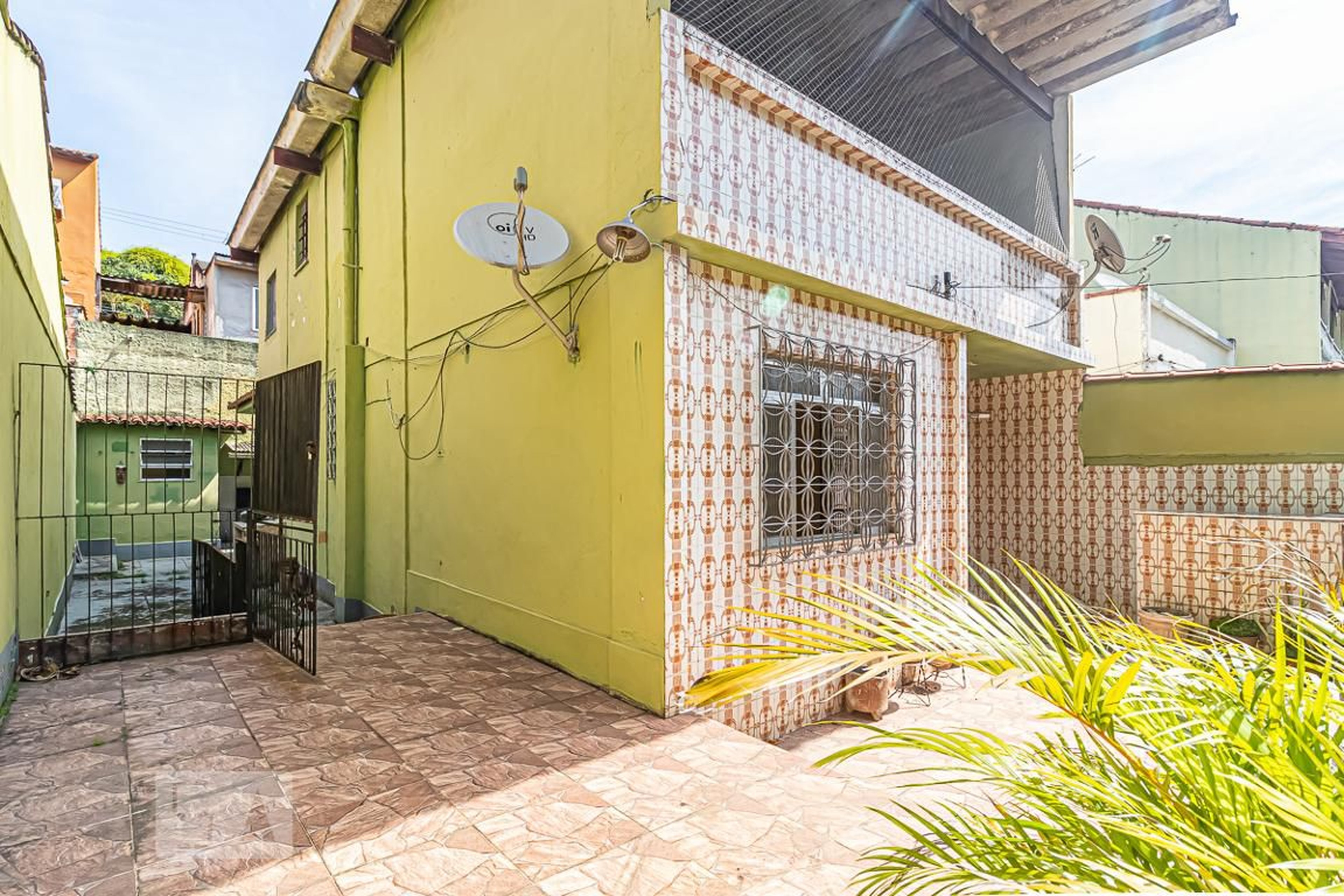 Fachada Condomínio em Rua Mariluz, 261