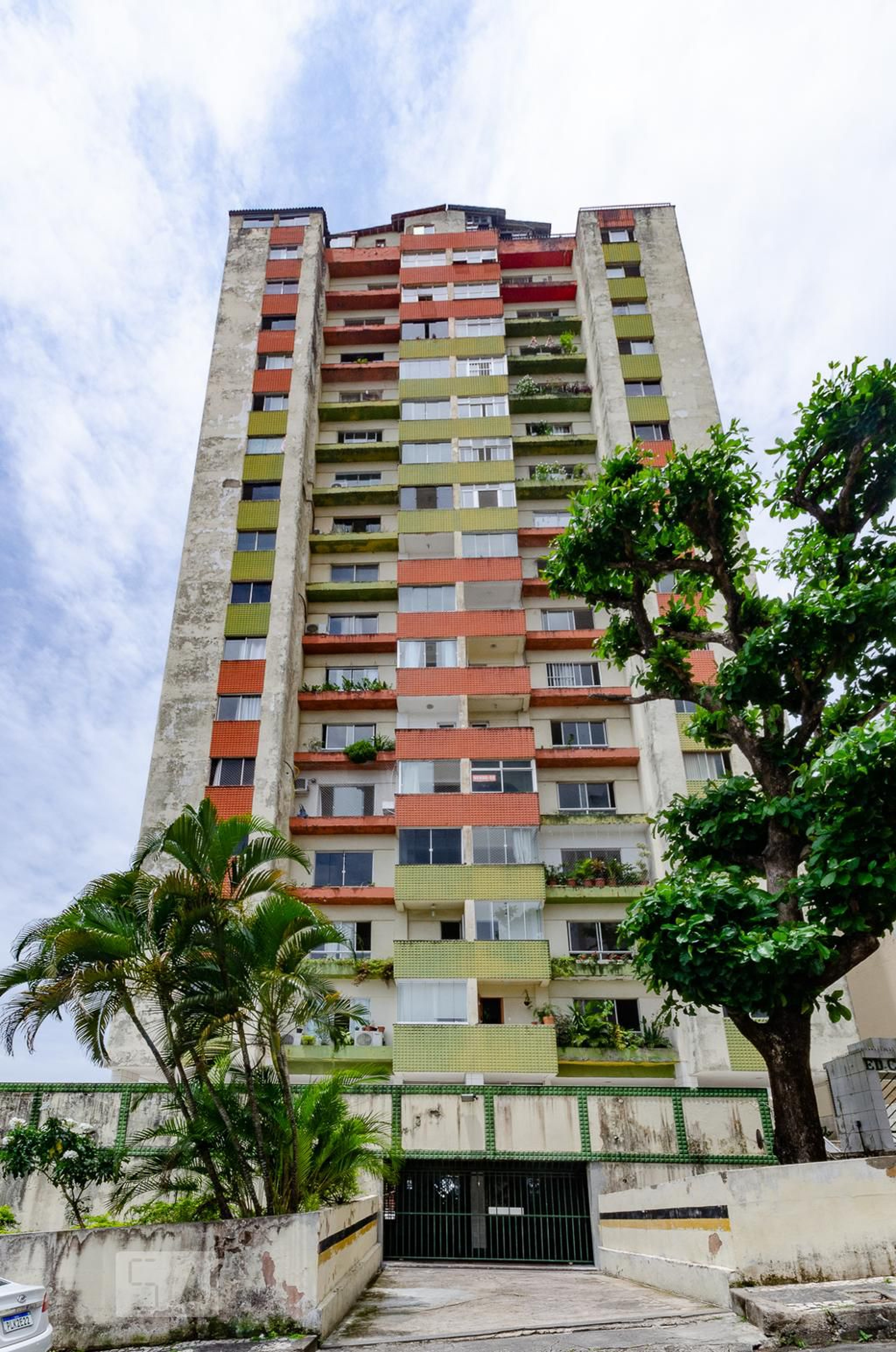 Fachada do Condomínio Edifício Cintia Alessandra