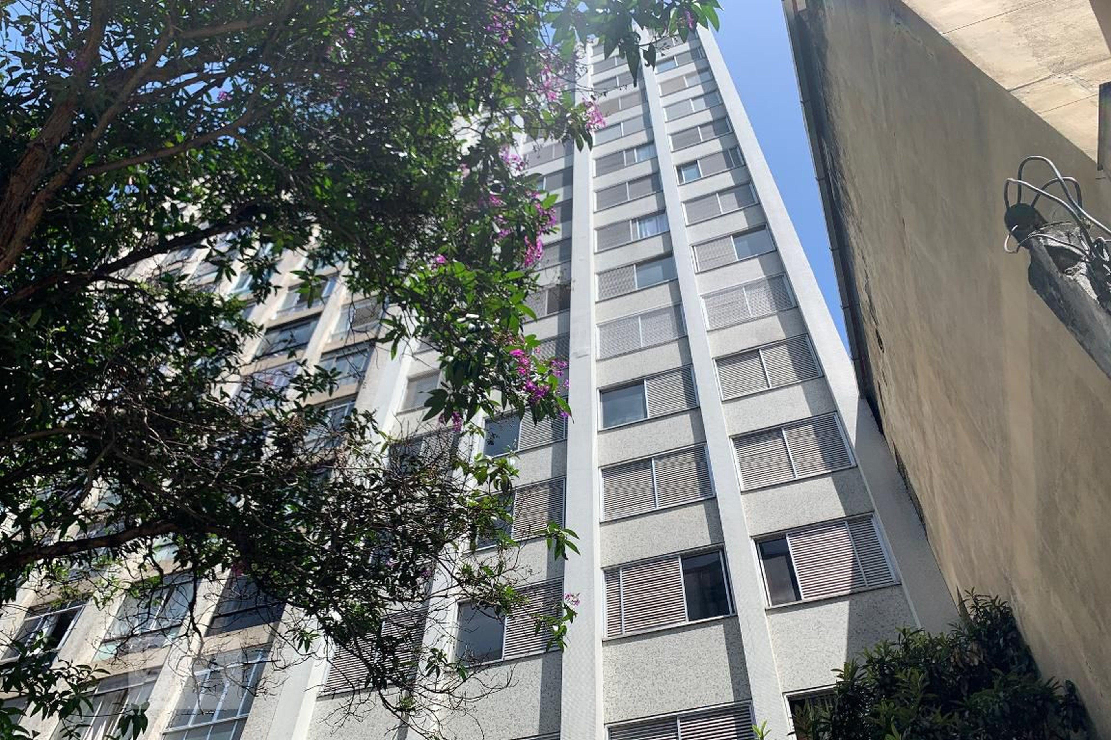 Fachada do Prédio Condomínio New England