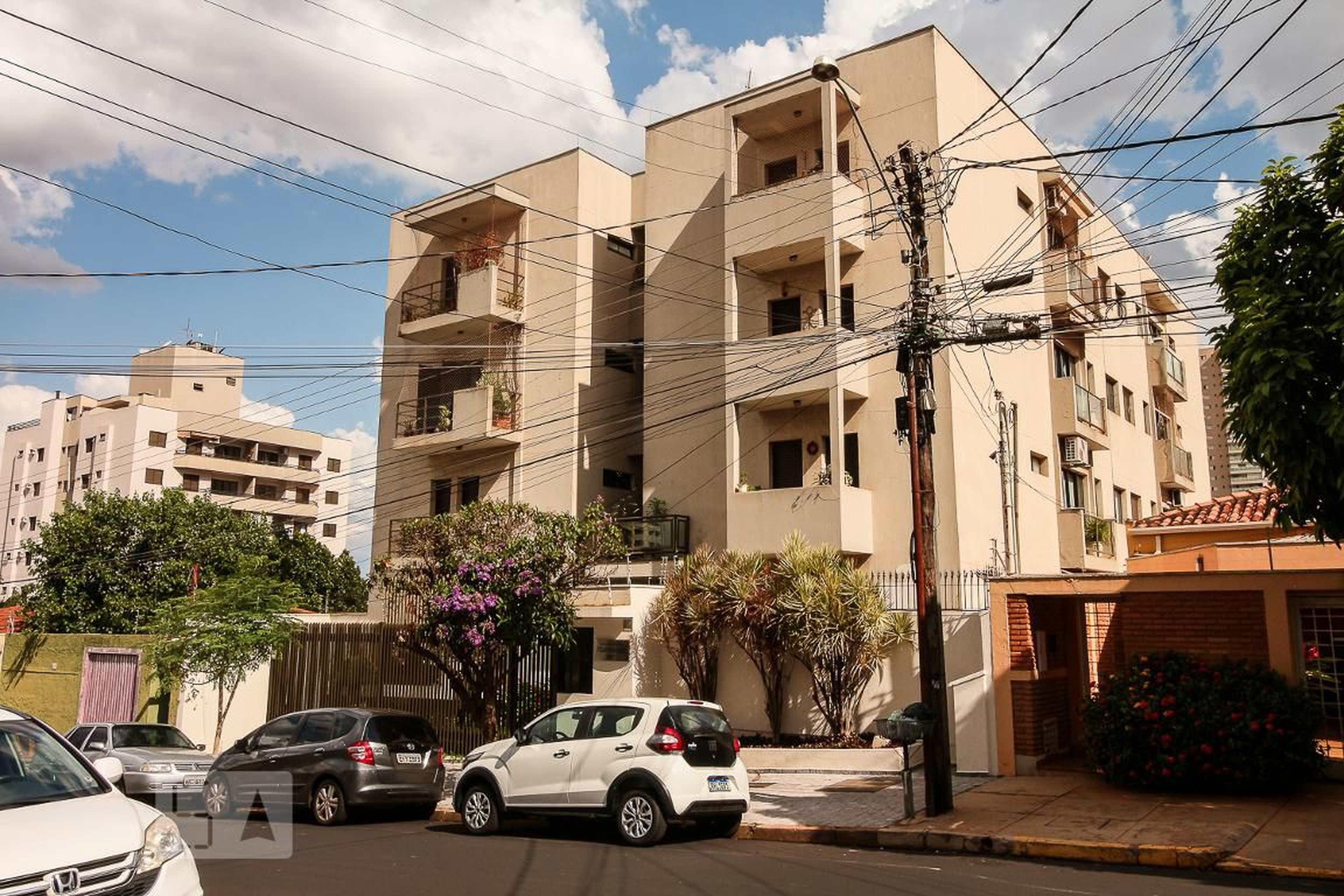 Fachada Condomínio em Rua Antônio Aché, 207