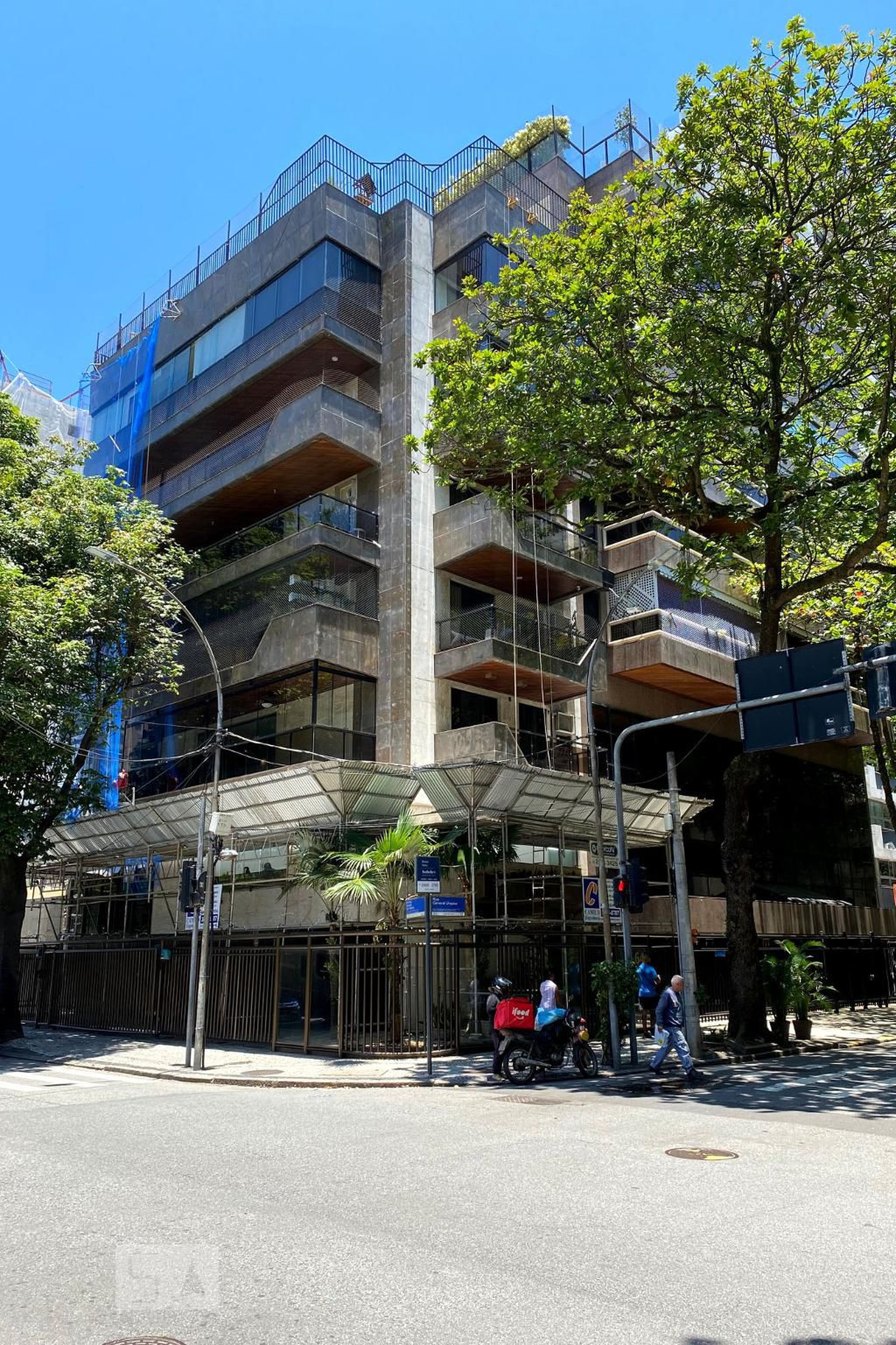 Fachada Condomínio em Rua General Urquiza, 64