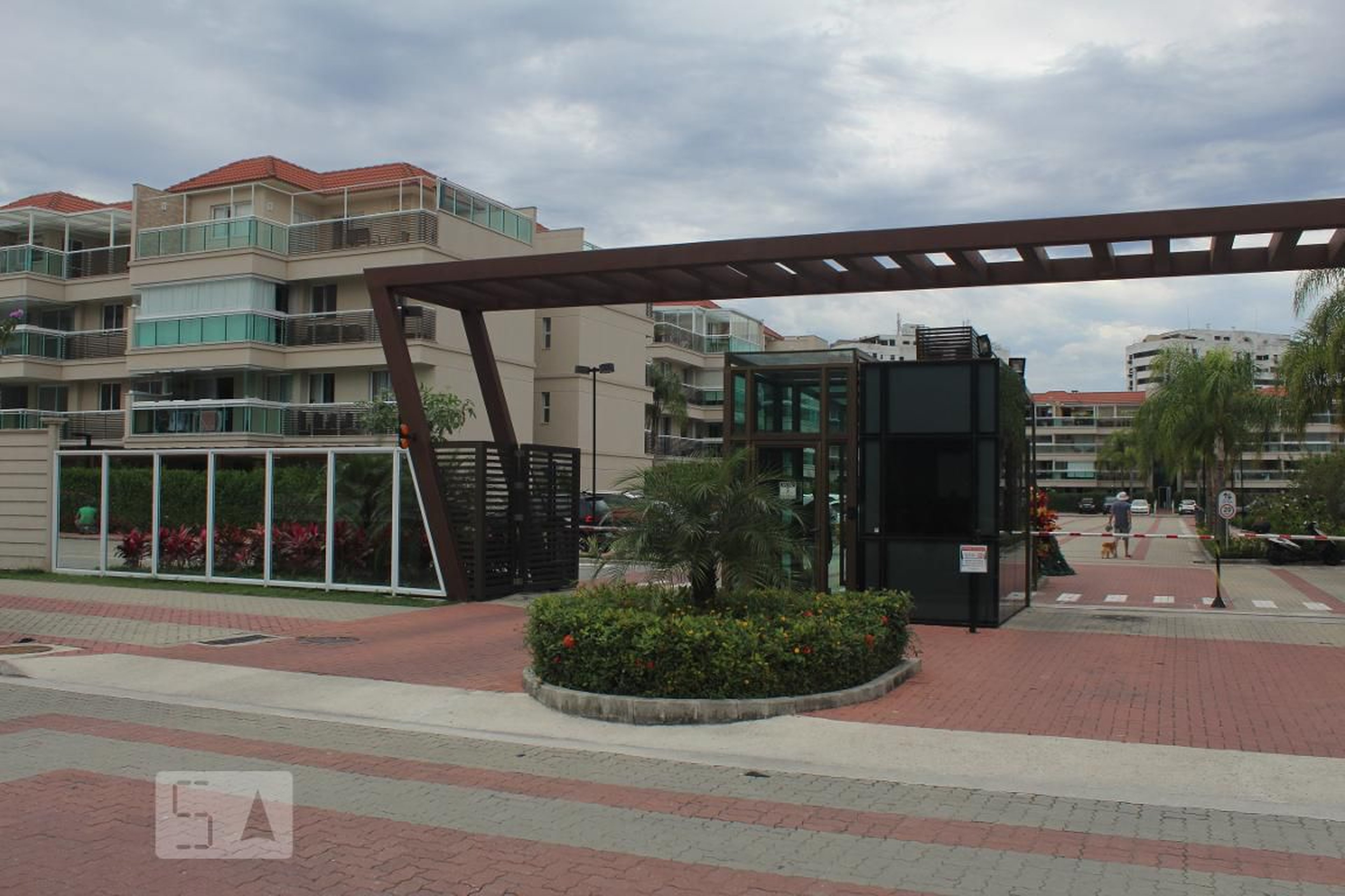 Fachada do Condomínio Condomínio em Servidão D, 1