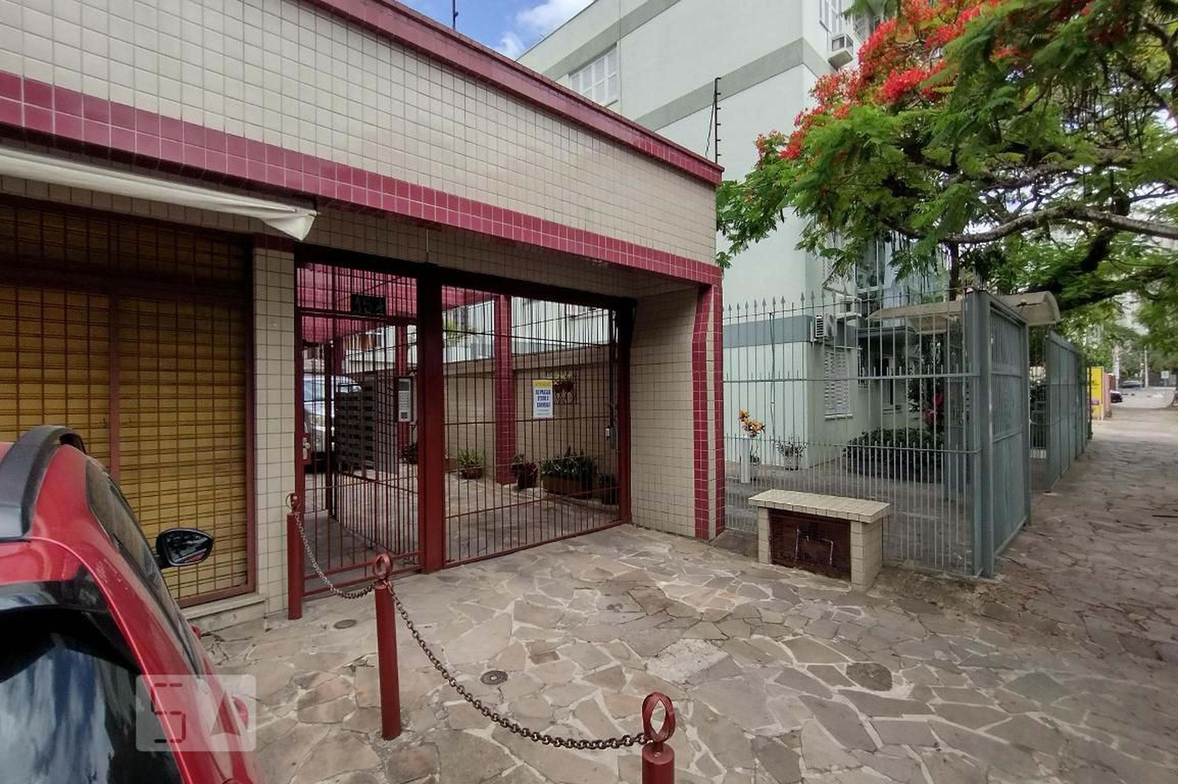 Fachada do Condomínio Edifício Maria Luiza