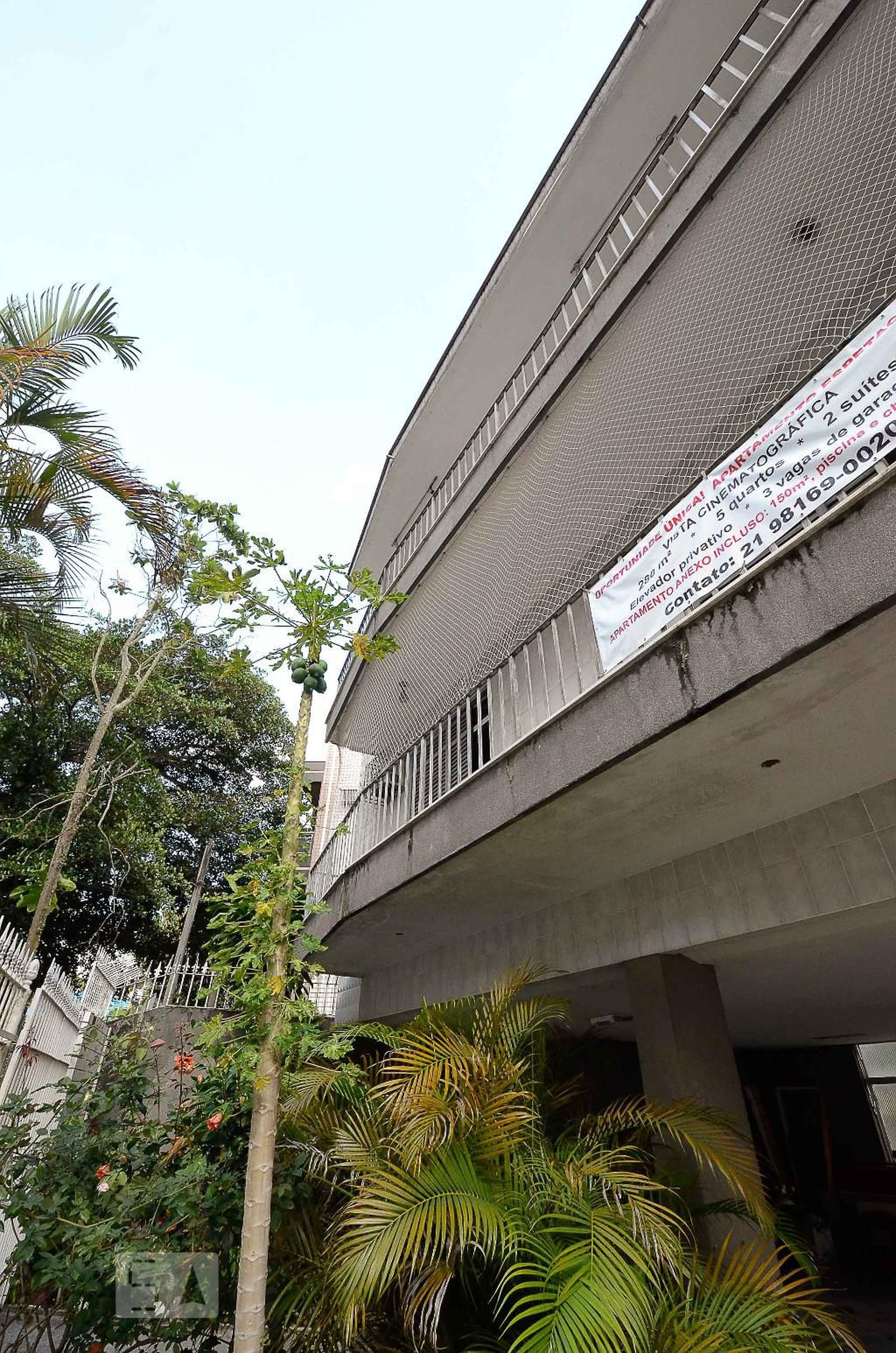 Fachada Condomínio em Rua Francisco Goes Calmon, 210