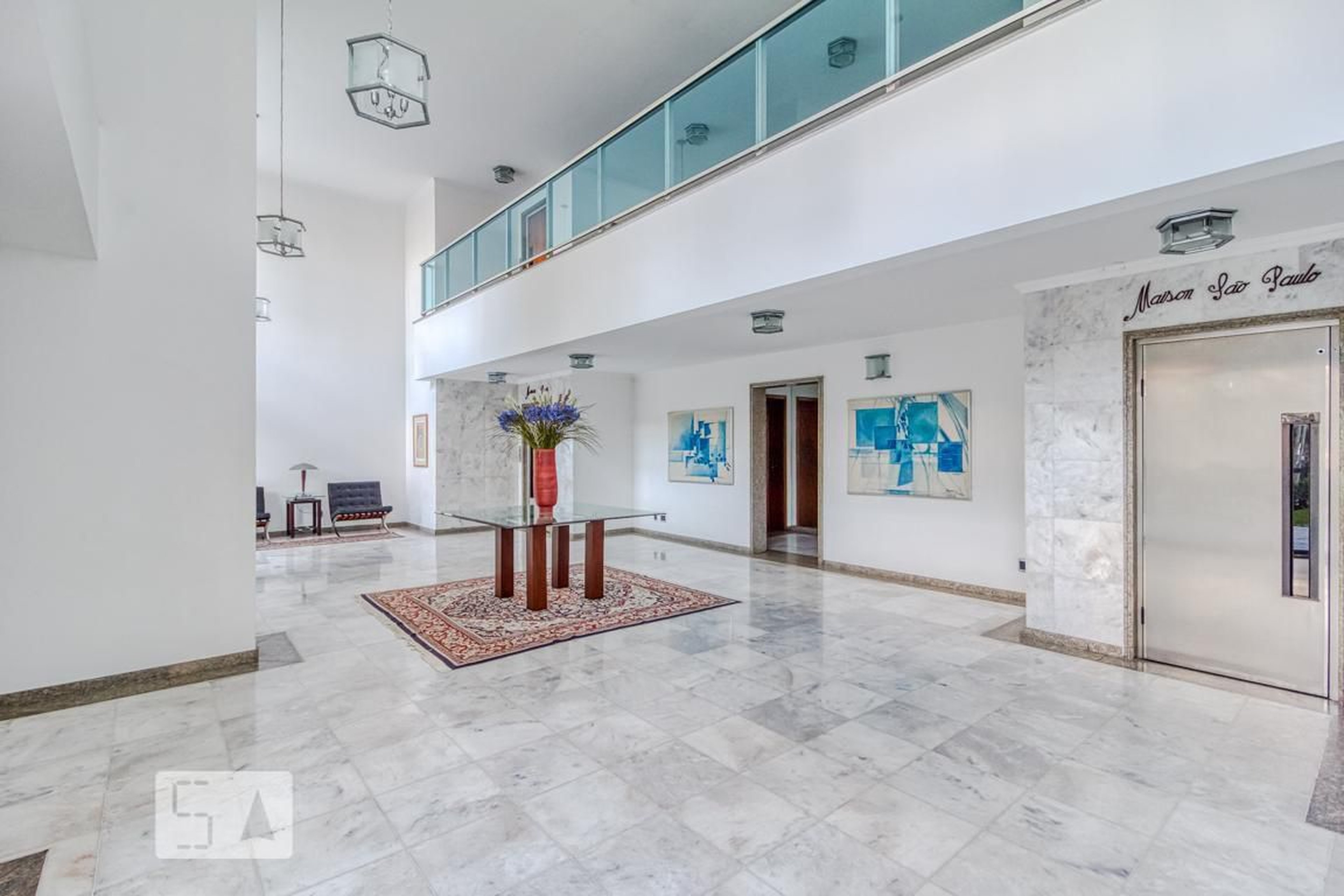 Hall - Edificio La Tour Lumiere de Courreges