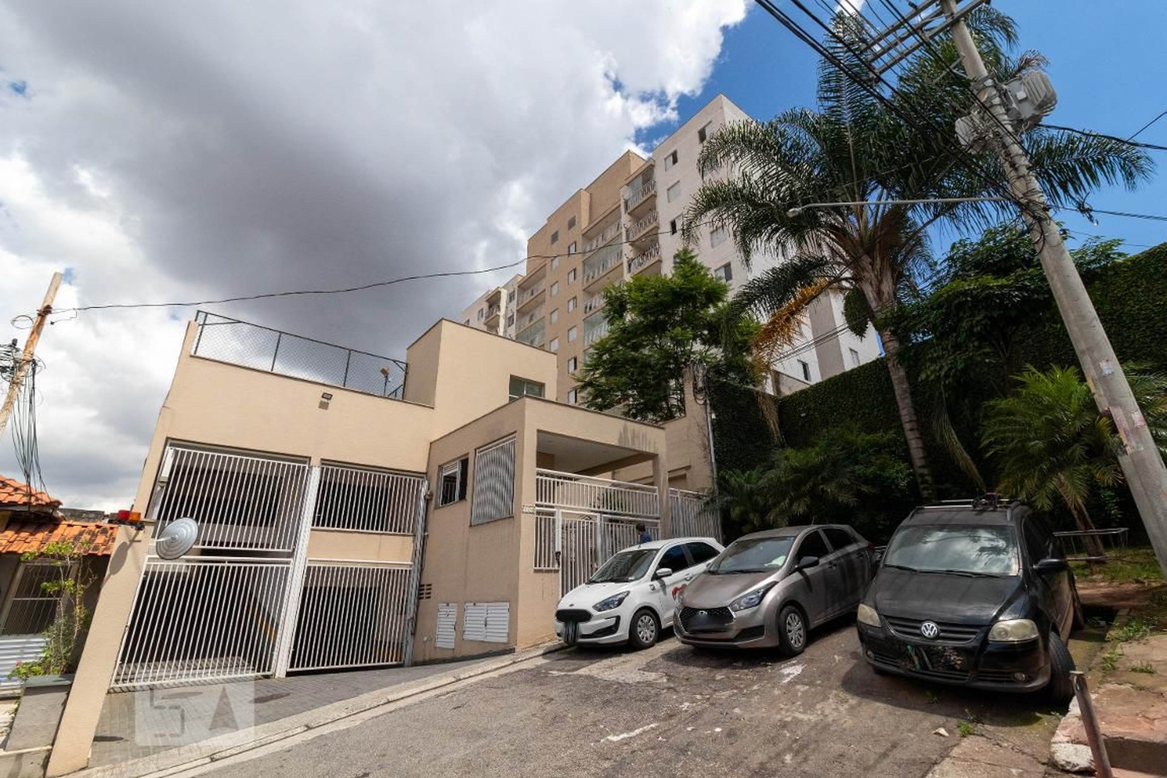 Fachada do Condomínio Condomínio Bem Viver Santana