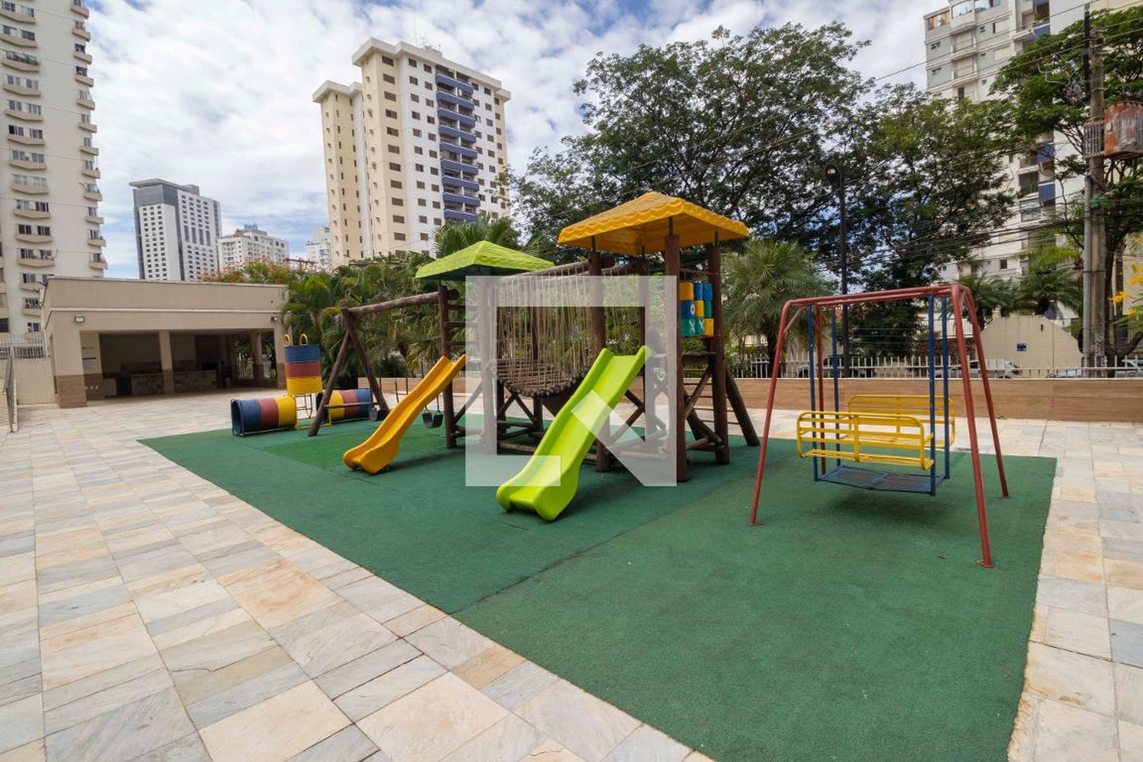 Playground - Edifício San Regis