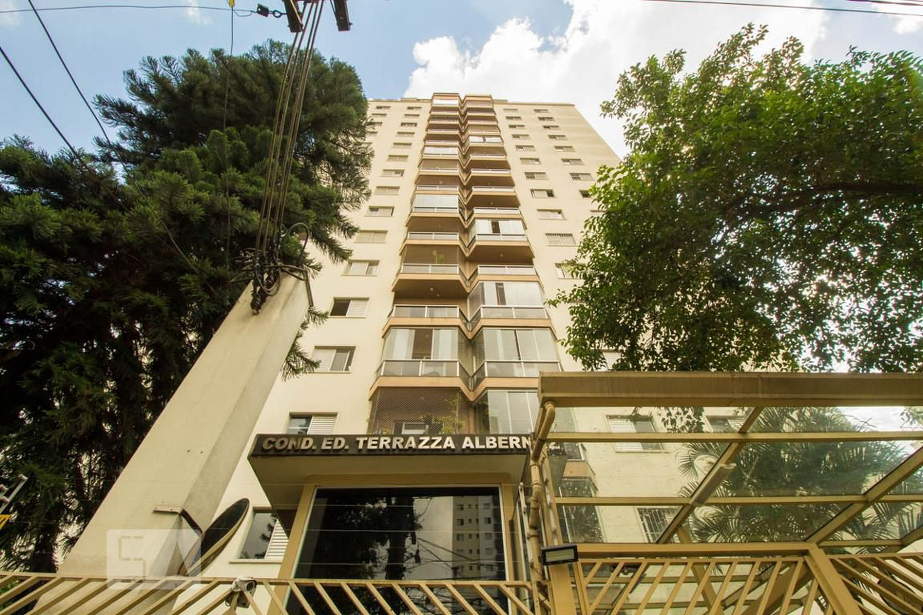 Fachada Condomínio em Rua Vigário Albernaz, 477-2147483647