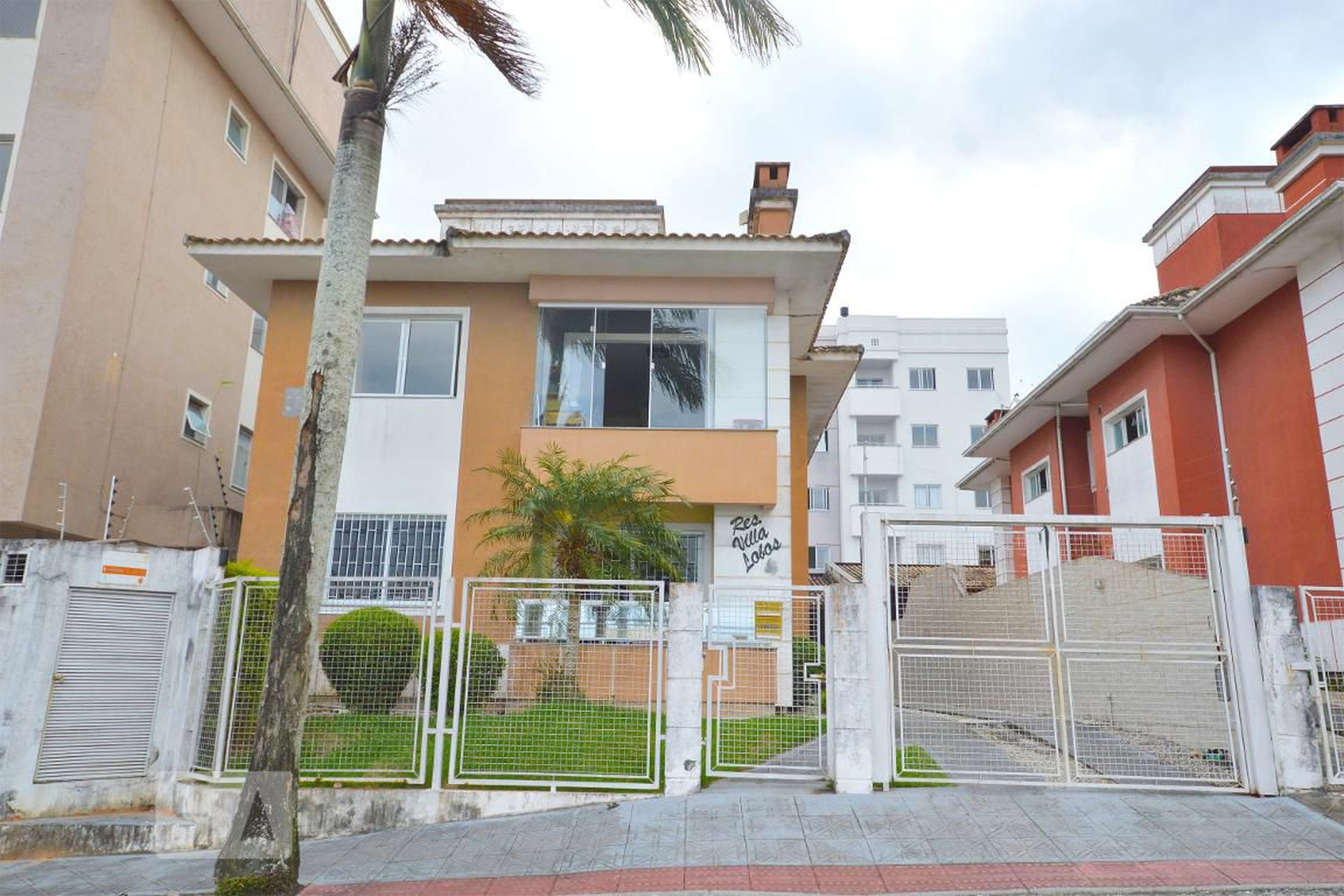 Fachada do condomínio Residencial Villa Lobos