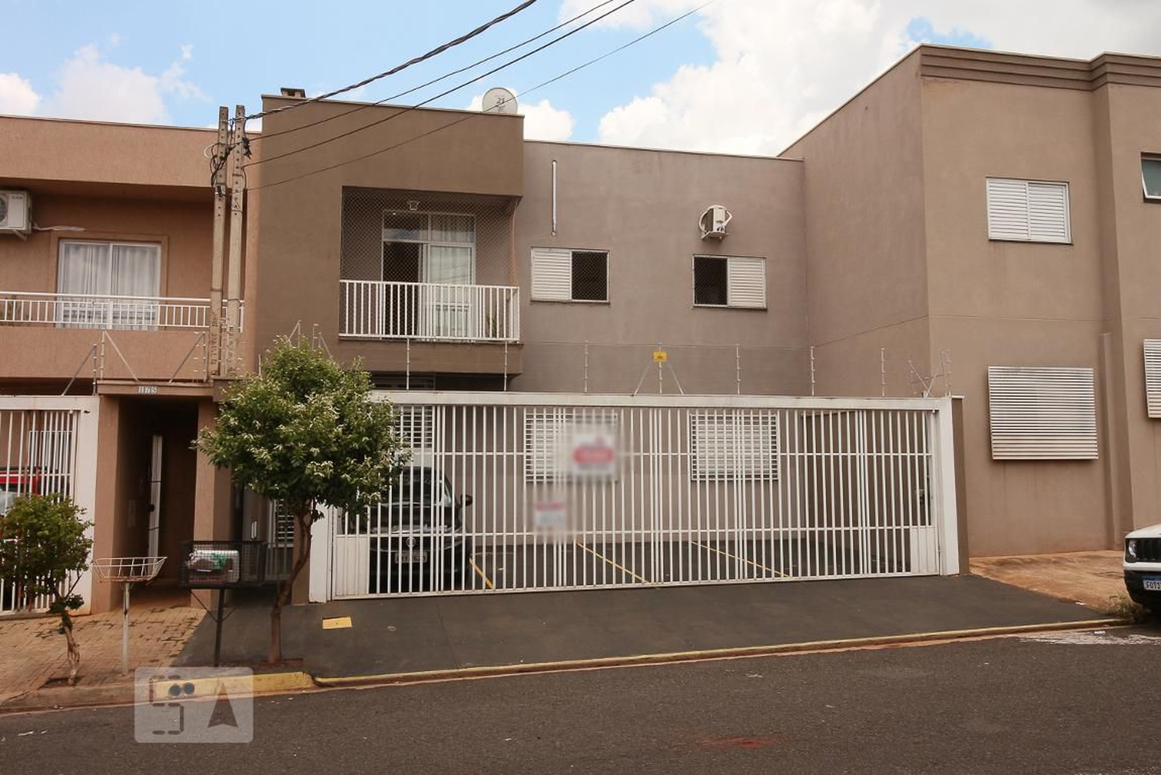 Fachada Condomínio em Rua Darcy Dias De Souza, 185