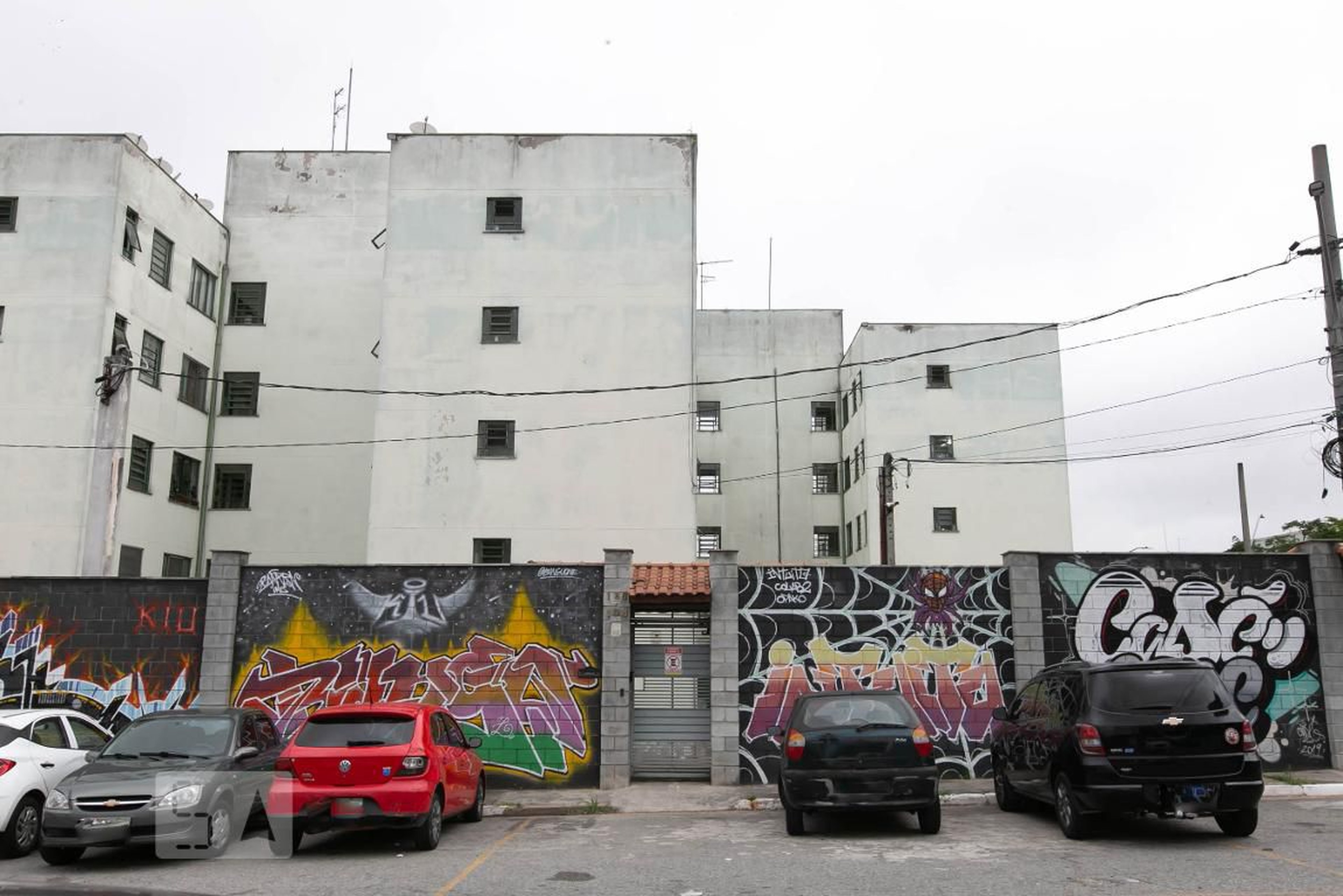 Fachada do Condomínio Condomínio em Rua Emília Brasão, 108