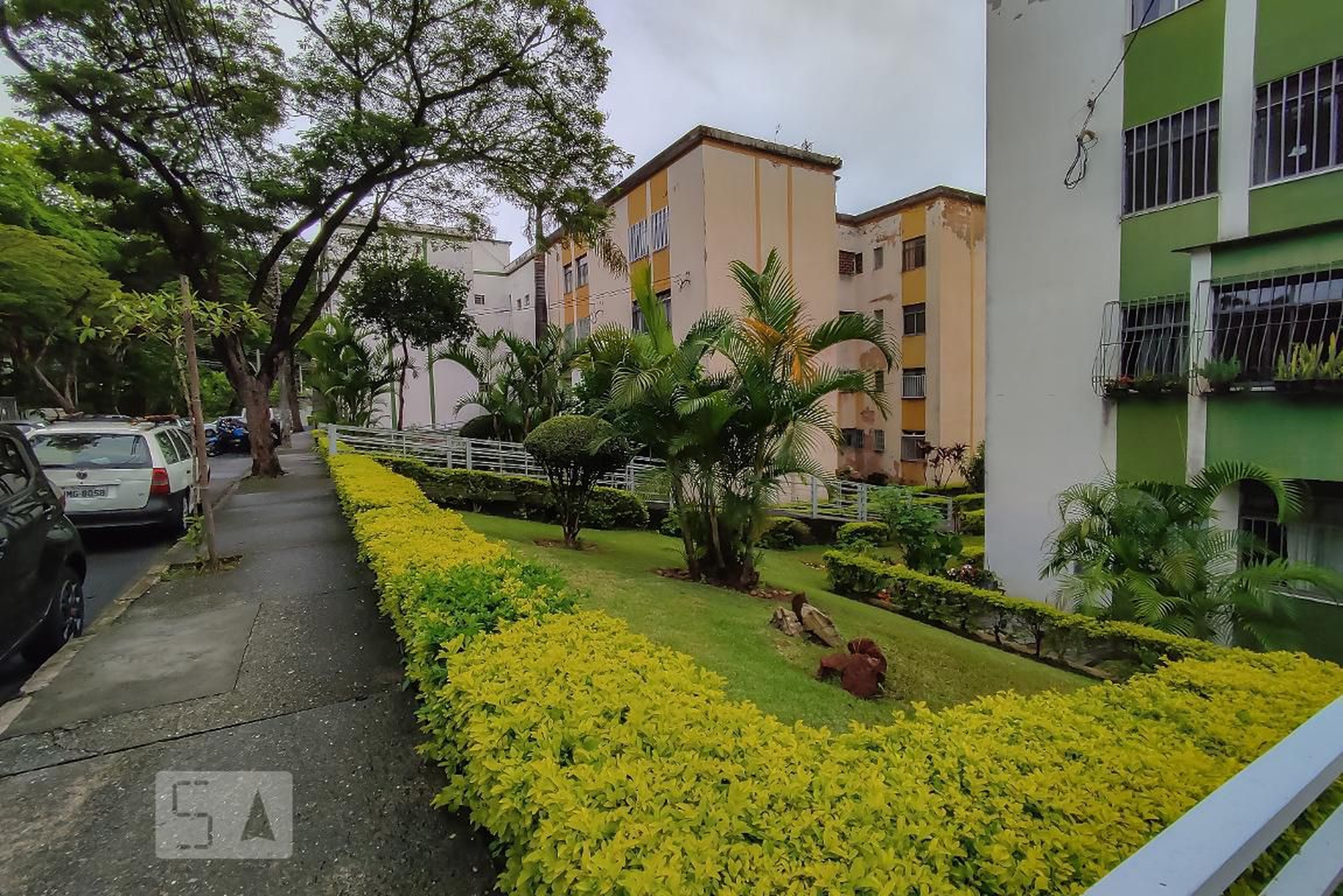 Fachada Condomínio em Rua Pastora Maria Adriana, 88