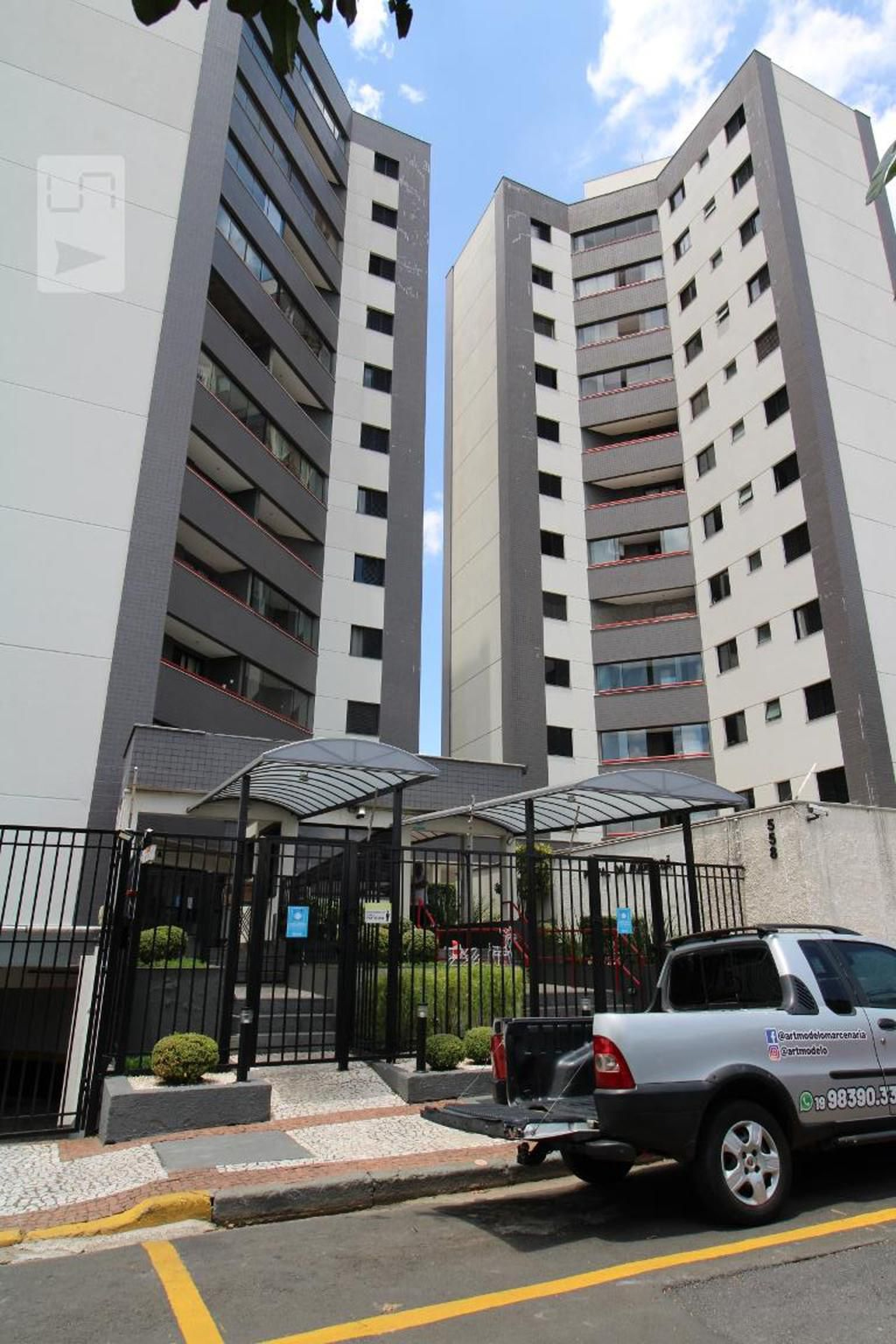 Fachada do Condomínio Condomínio em Rua Artur Ramos, 558