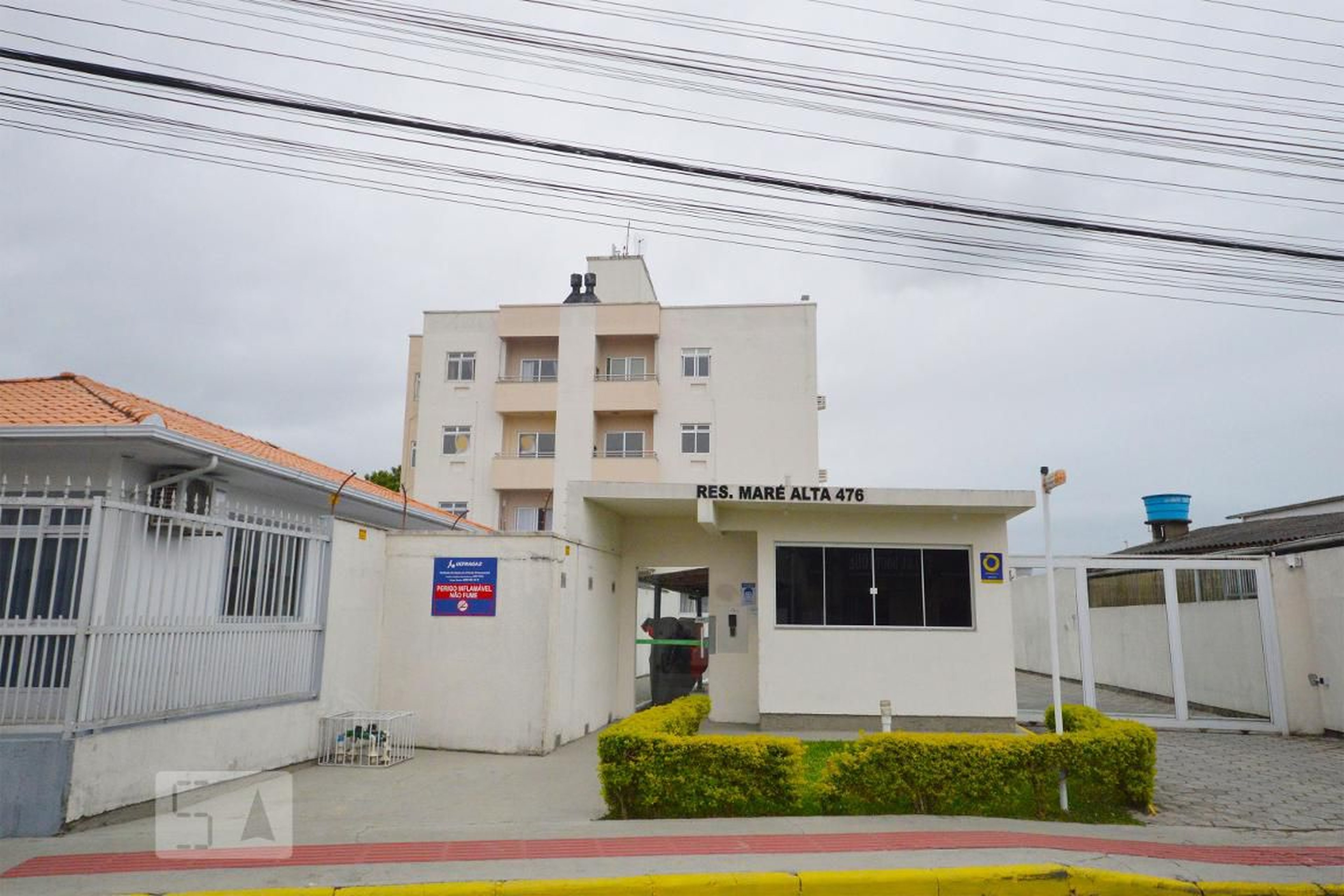 Fachada do condomínio Condomínio em Rua Jorge Turíbio Rodrigues, 51