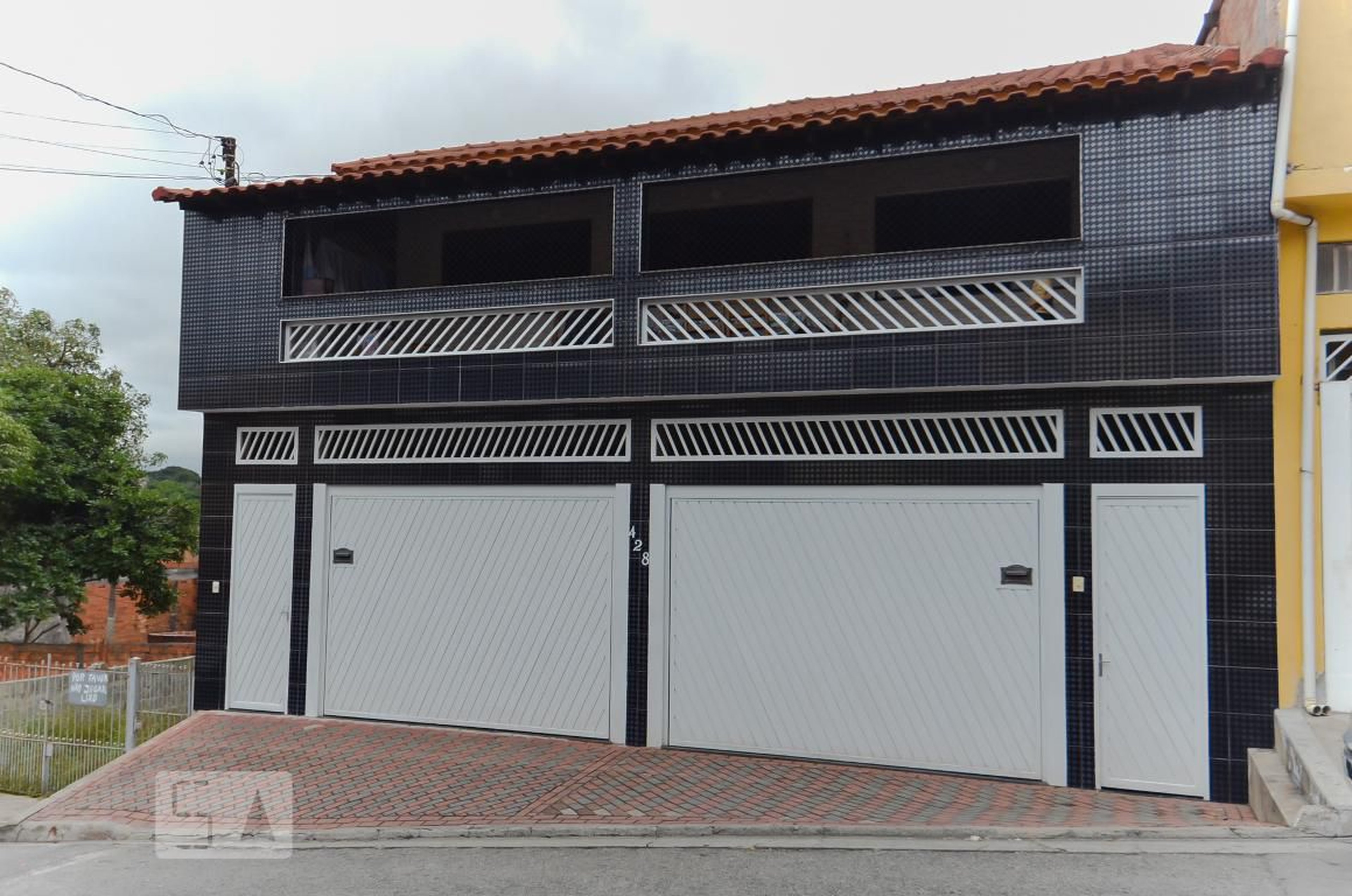 Fachada Condomínio em Rua do Patriarca, 428