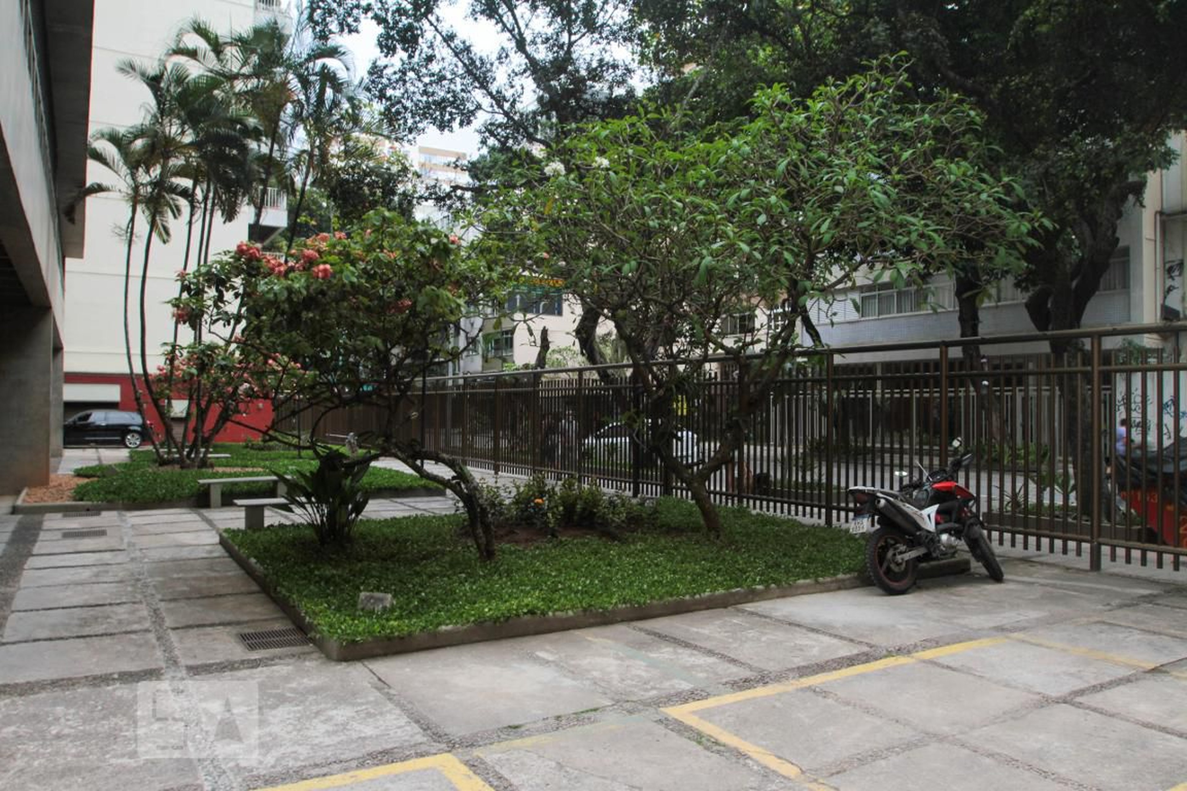 Entrada do Prédio - null