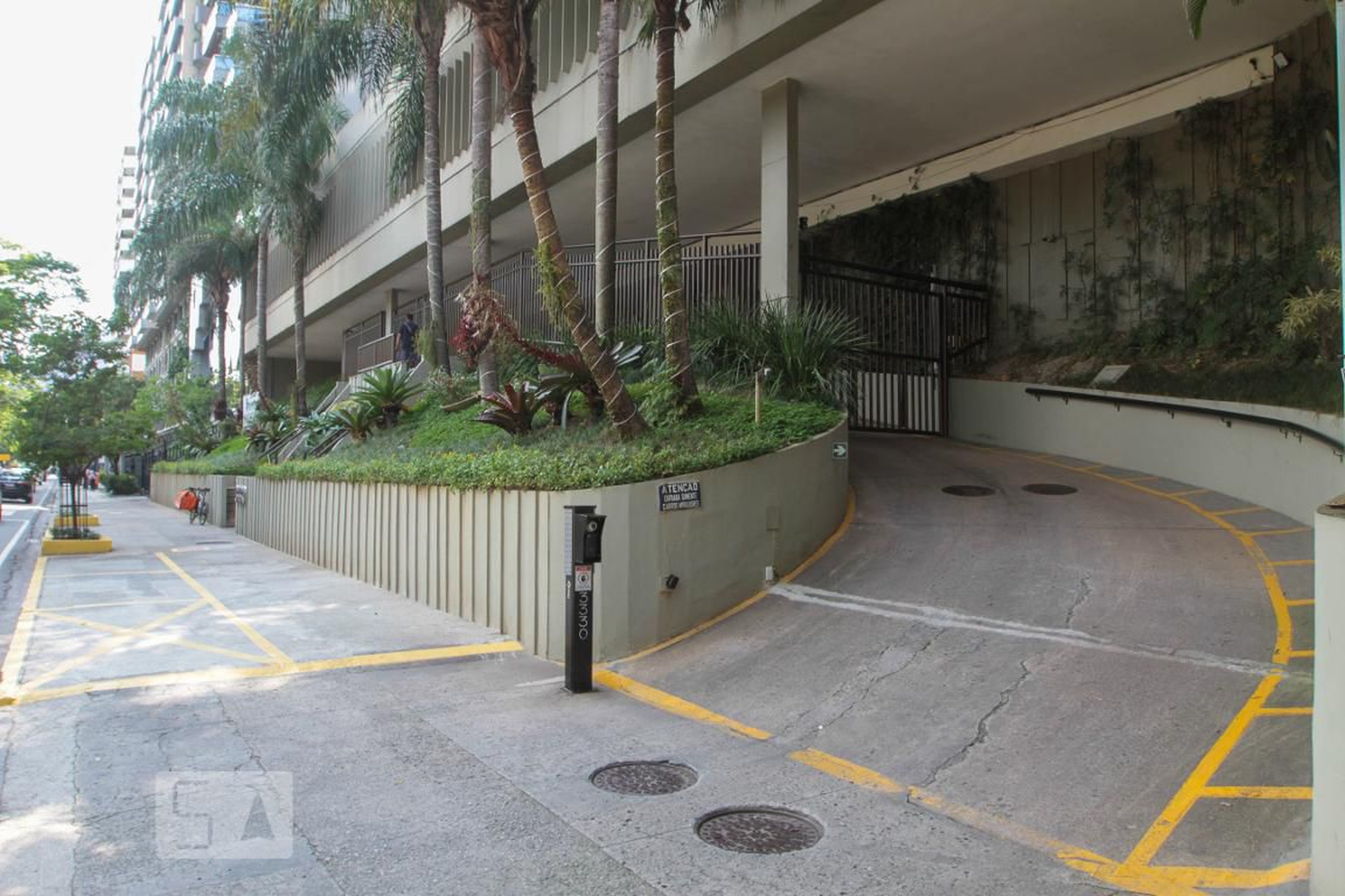 Entrada do Prédio - Edifício Residencial Cândido Portinari  (Lagoa)