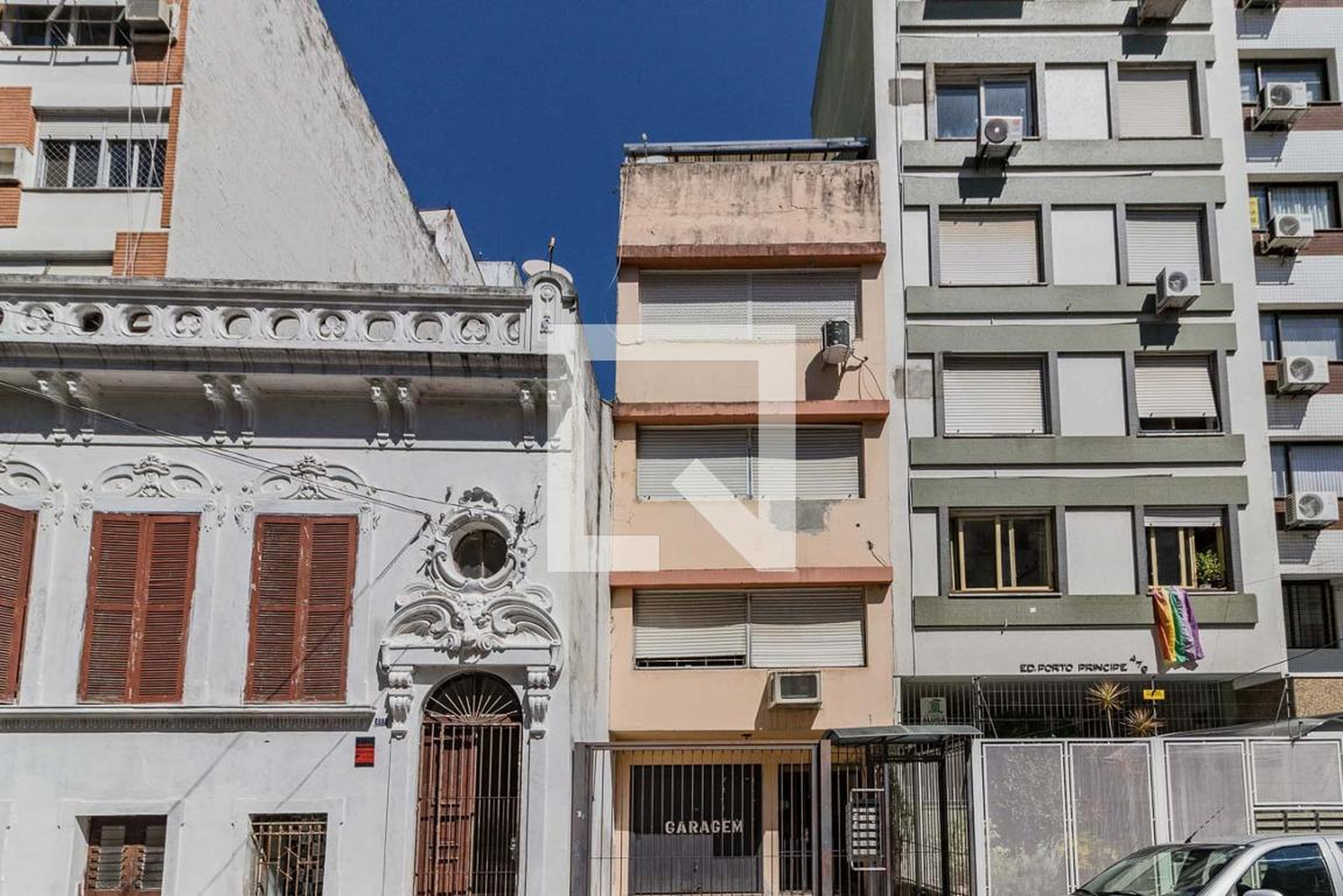 fachada Condomínio em Rua Demétrio Ribeiro, 481