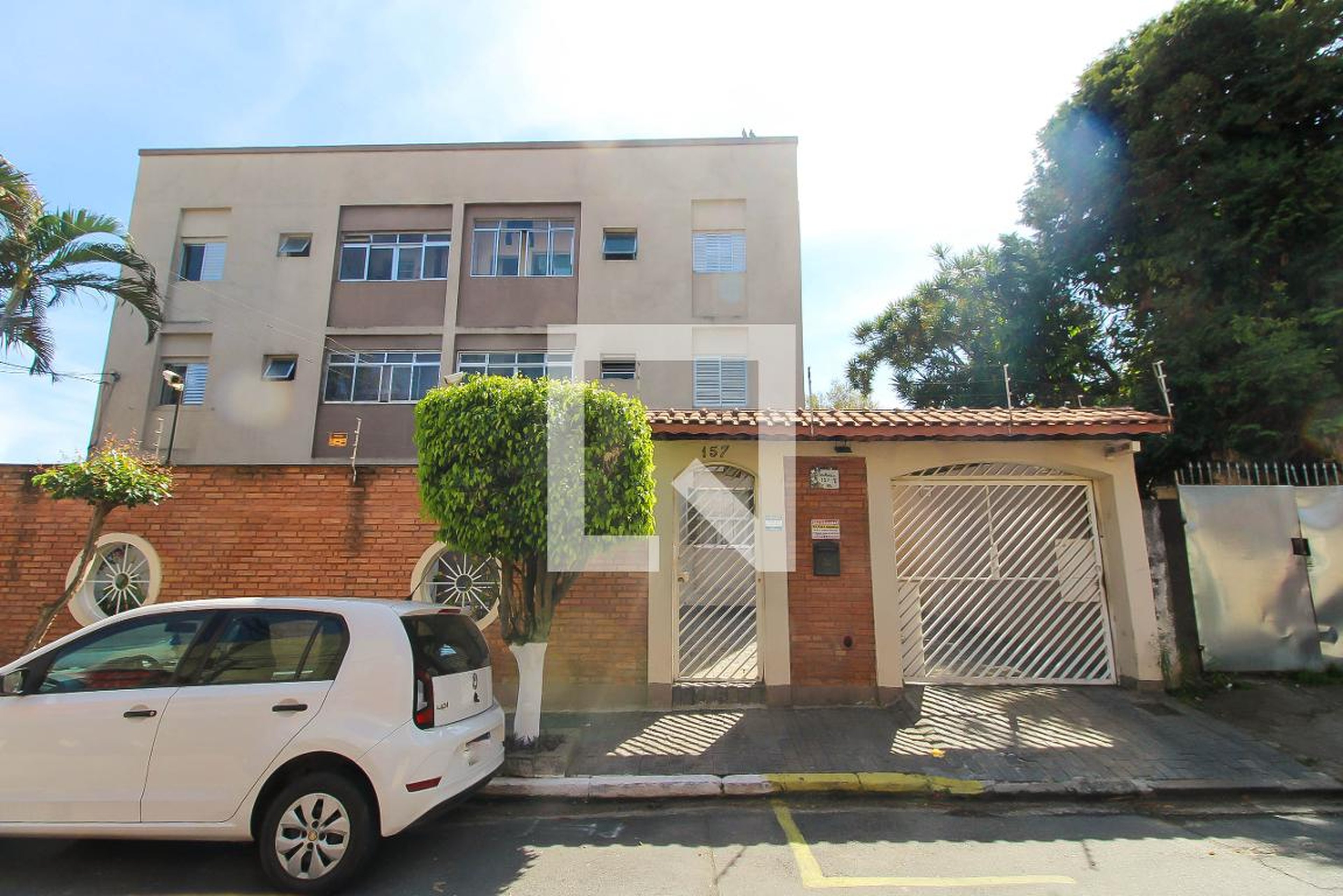 Fachada Condomínio em Rua João Bizarro da Nave, 157