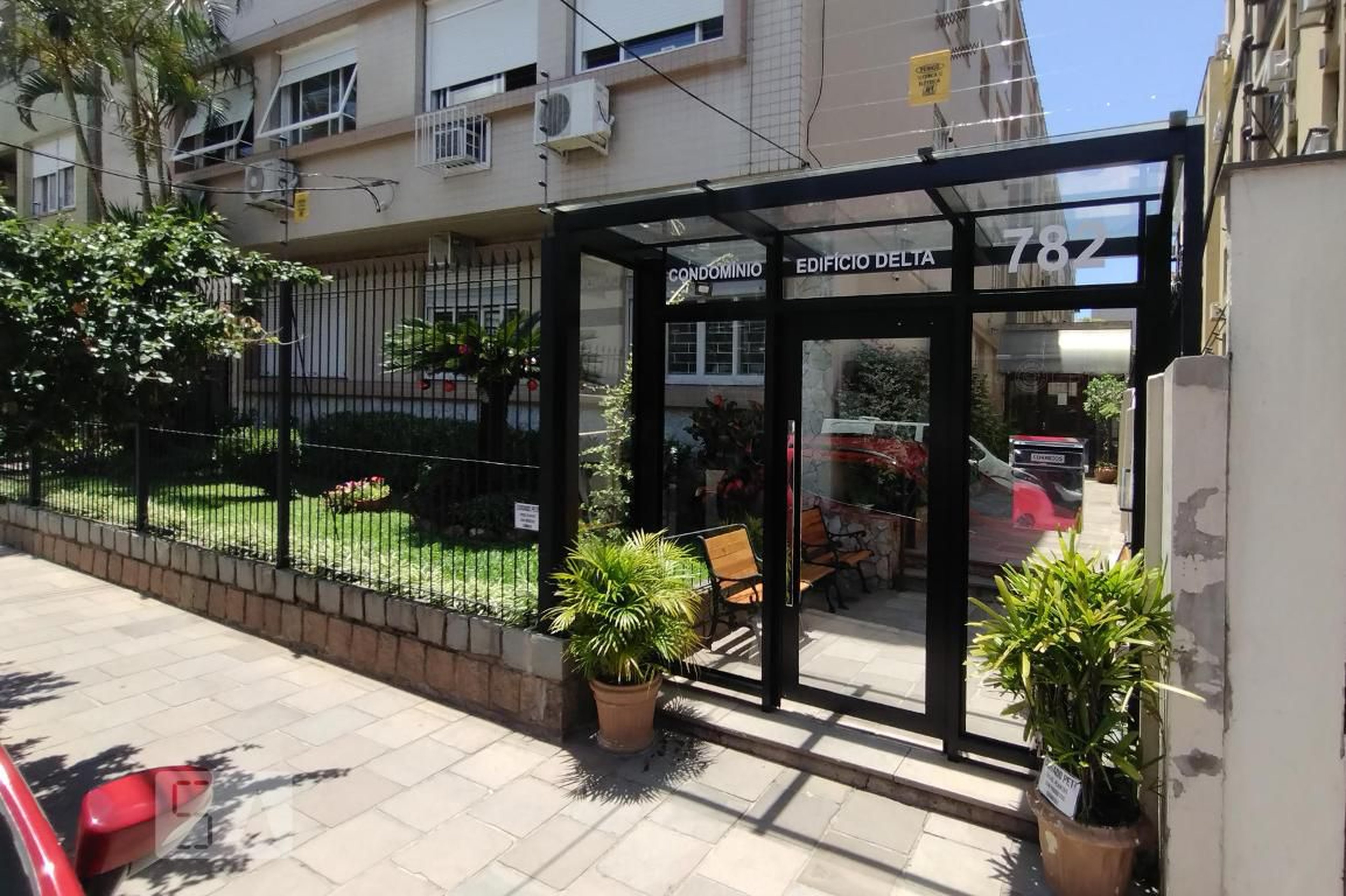 Fachada do Condomínio Edifício Delta