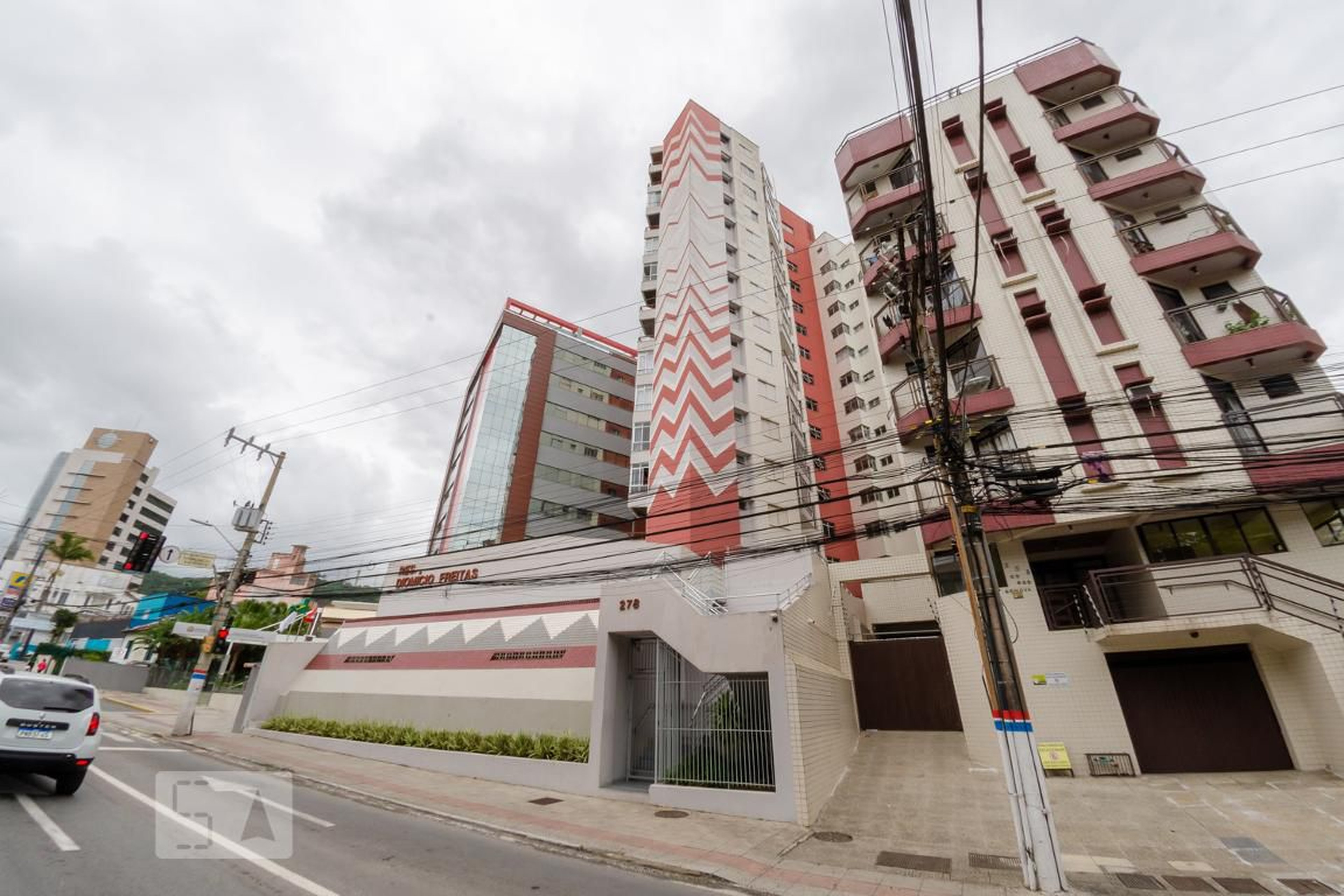 Fachada Edifício Diomicio Freitas